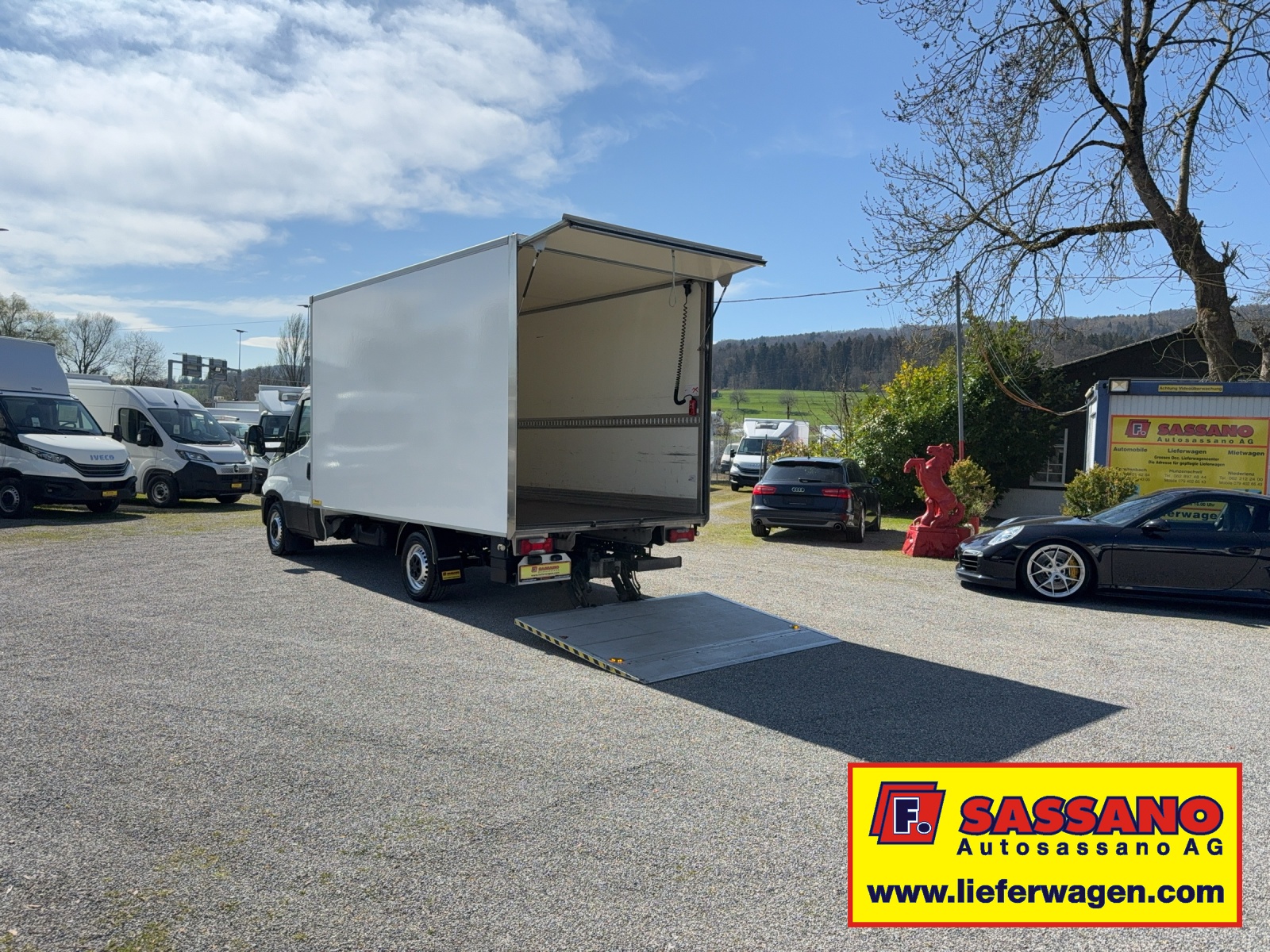 IVECO Daily 35S21 HI-MATIC Koffer mit Hebebühne-image-3