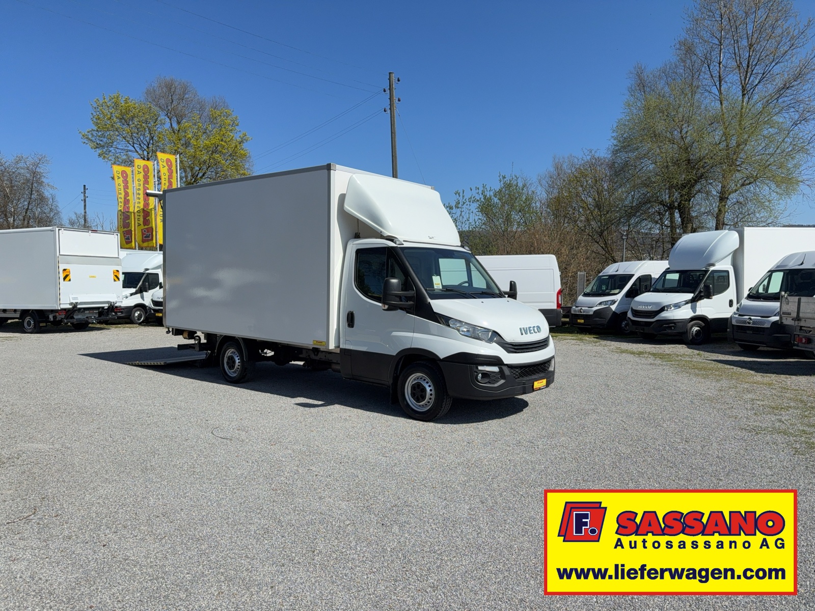 IVECO Daily 35S21 HI-MATIC Koffer mit Hebebühne-image-0