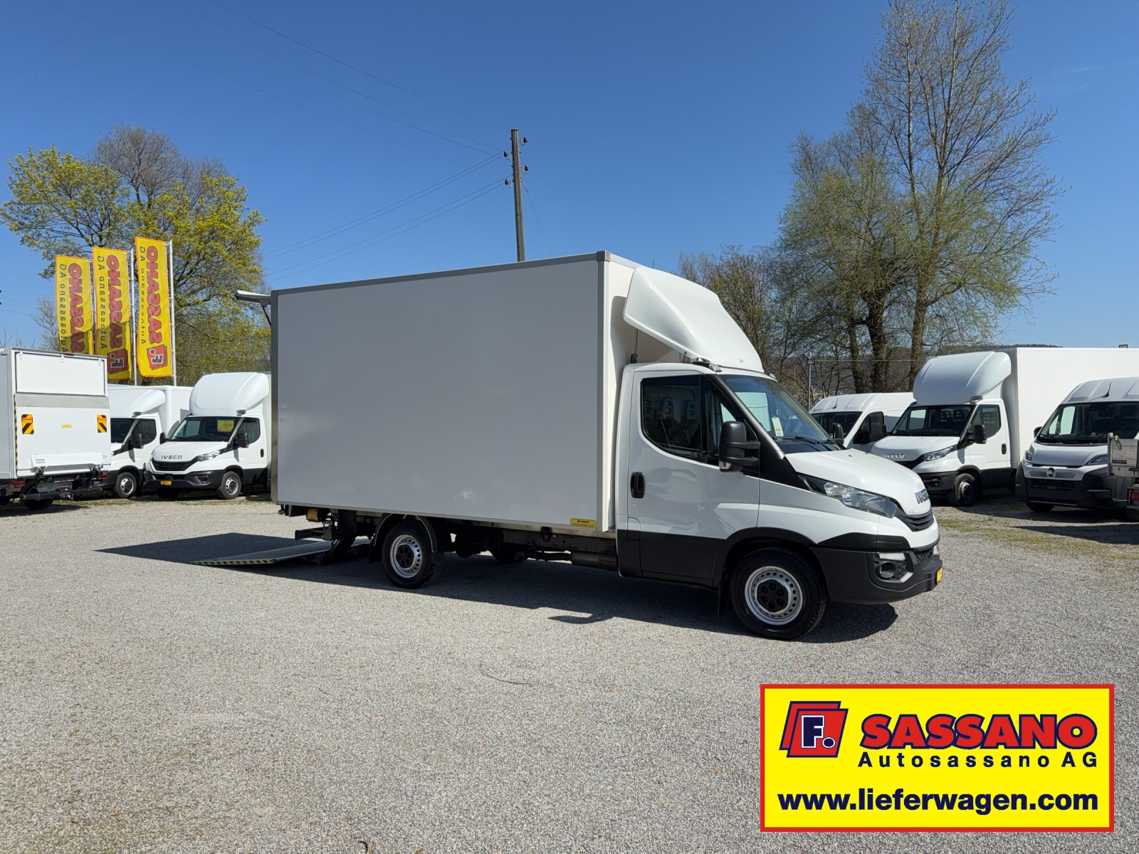 IVECO Daily 35S21 HI-MATIC Koffer mit Hebebühne-image-5