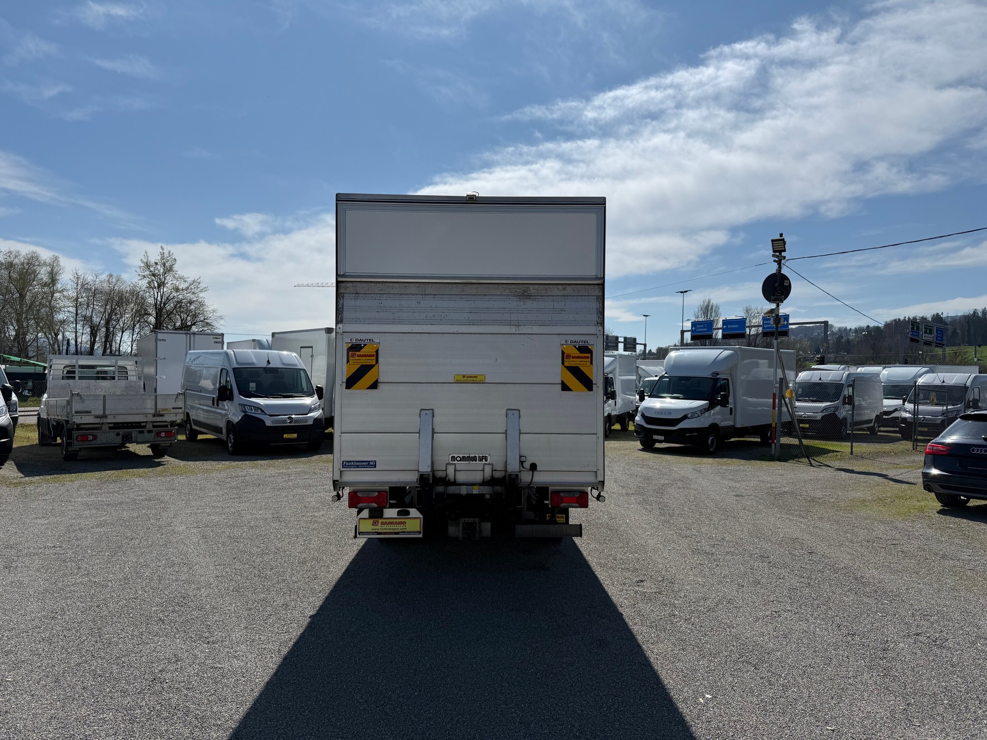 IVECO Daily 35S21 HI-MATIC Koffer mit Hebebühne-image-8