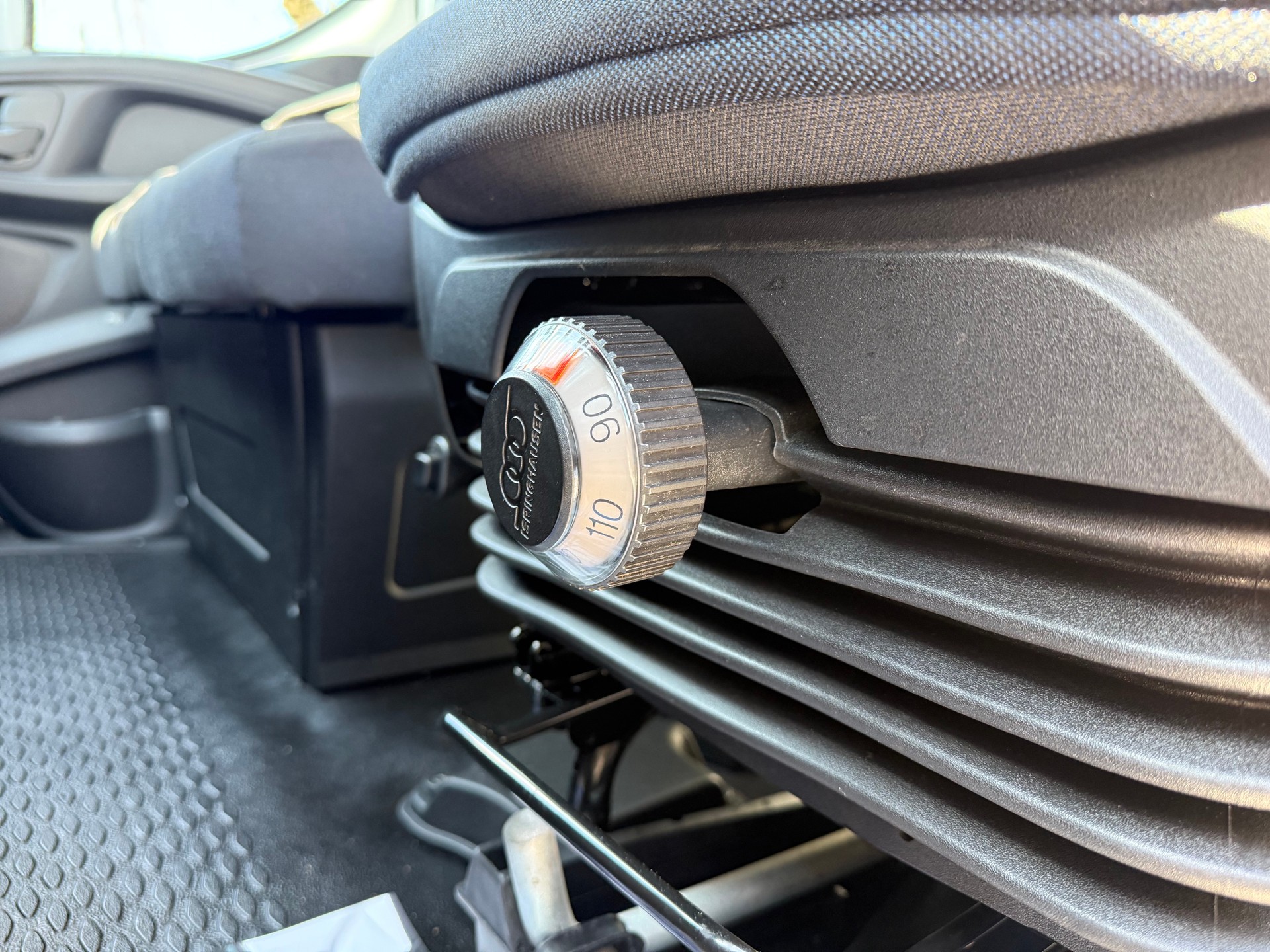 IVECO Daily 35S21 HI-MATIC Koffer mit Hebebühne-image-13