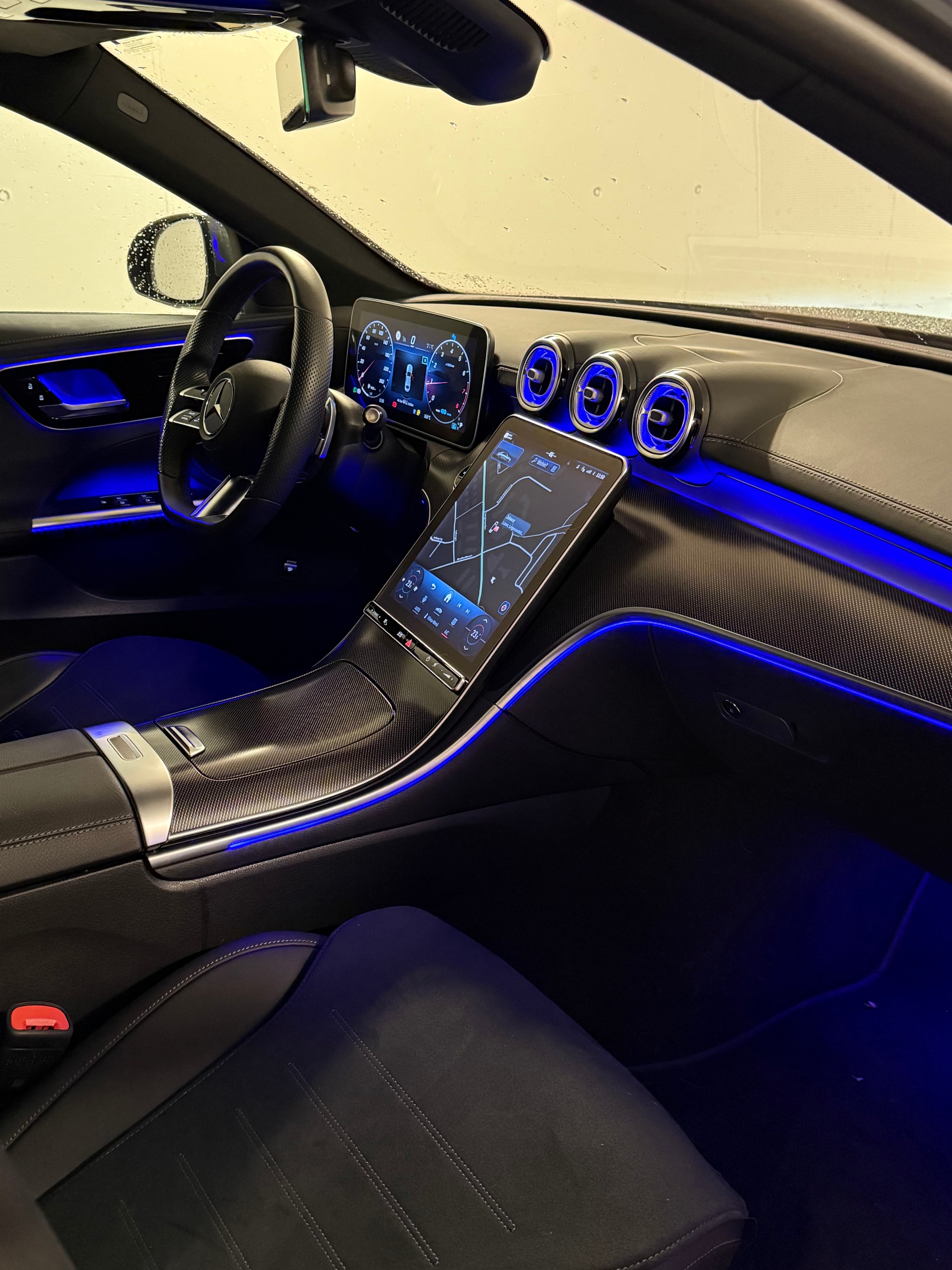 MERCEDES-BENZ C 200 AMG Line-image-4