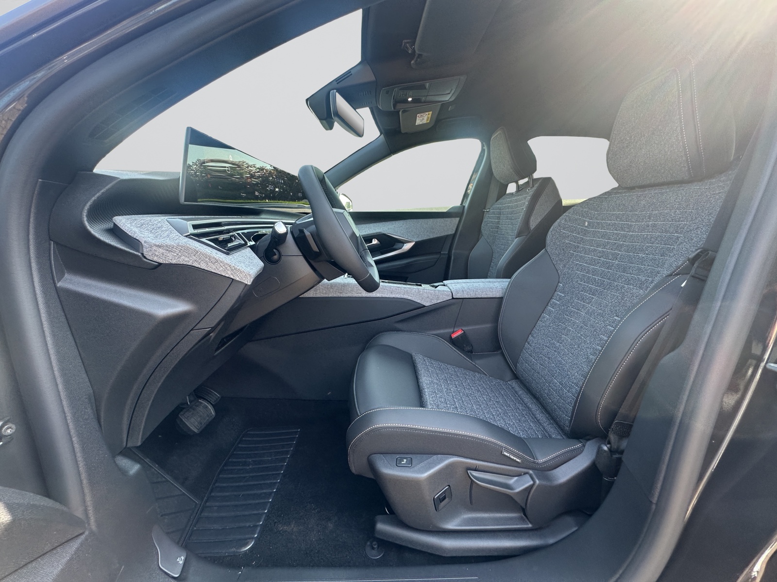 PEUGEOT 3008 NEW 145 e-DCS Allure-image-5