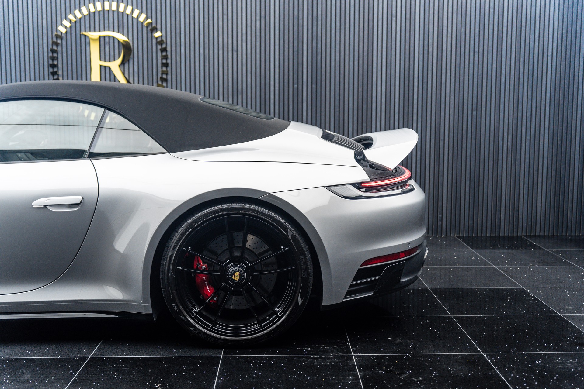 PORSCHE 911 Carrera GTS Cabriolet PDK-image-12
