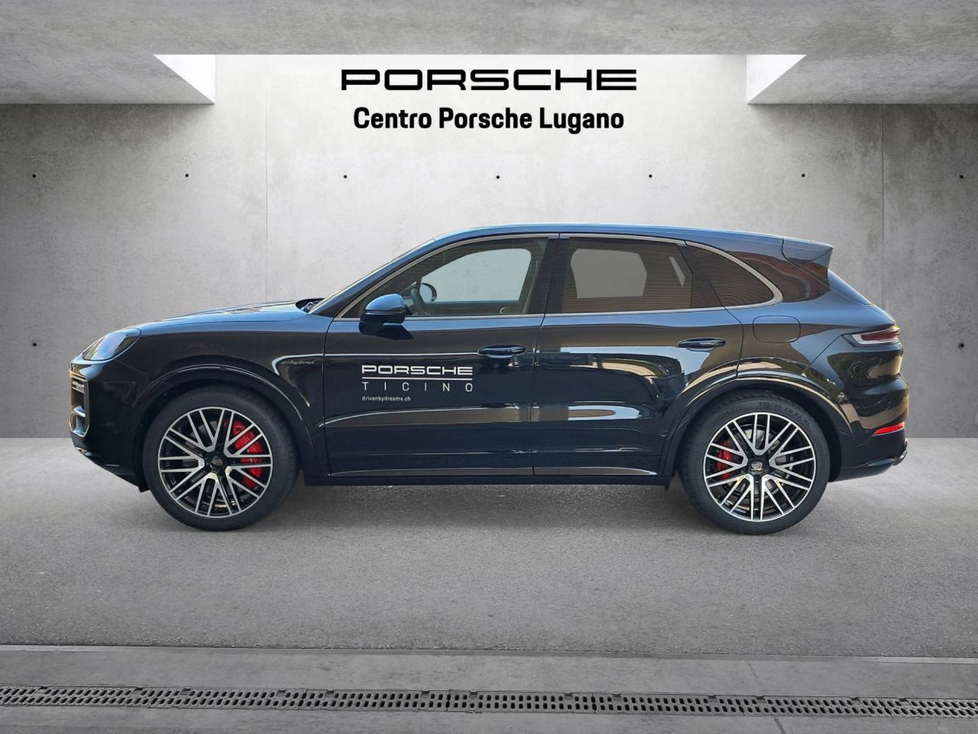 PORSCHE Cayenne Turbo E-Hybrid-image-1