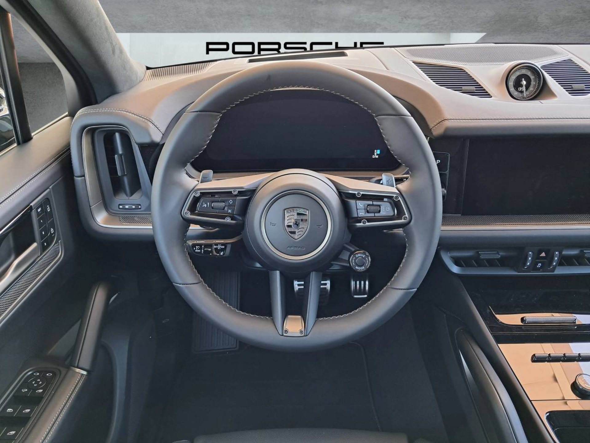 PORSCHE Cayenne Turbo E-Hybrid-image-12