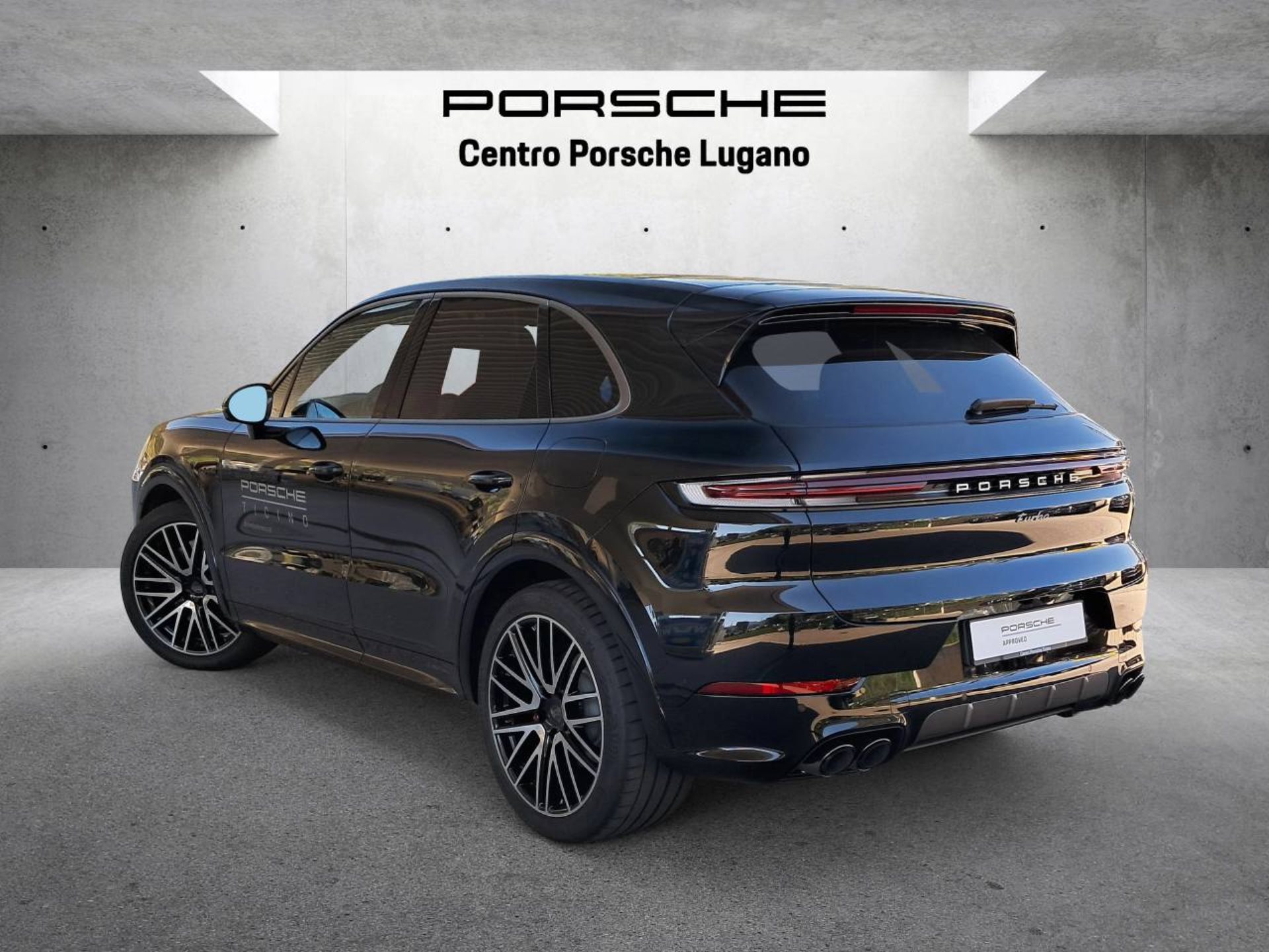 PORSCHE Cayenne Turbo E-Hybrid-image-2