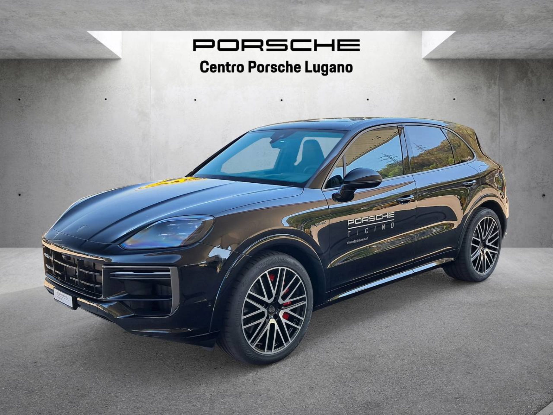 PORSCHE Cayenne Turbo E-Hybrid-image-8