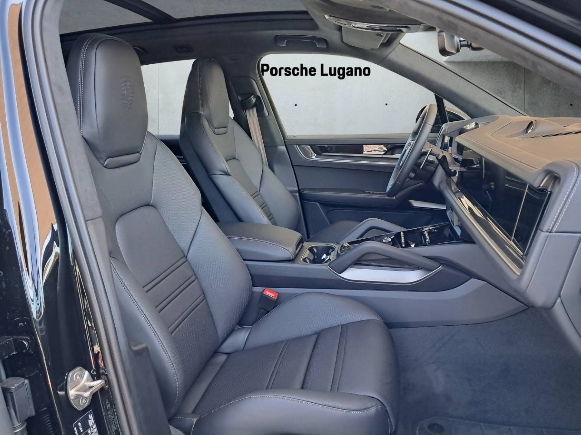 PORSCHE Cayenne Turbo E-Hybrid-image-14