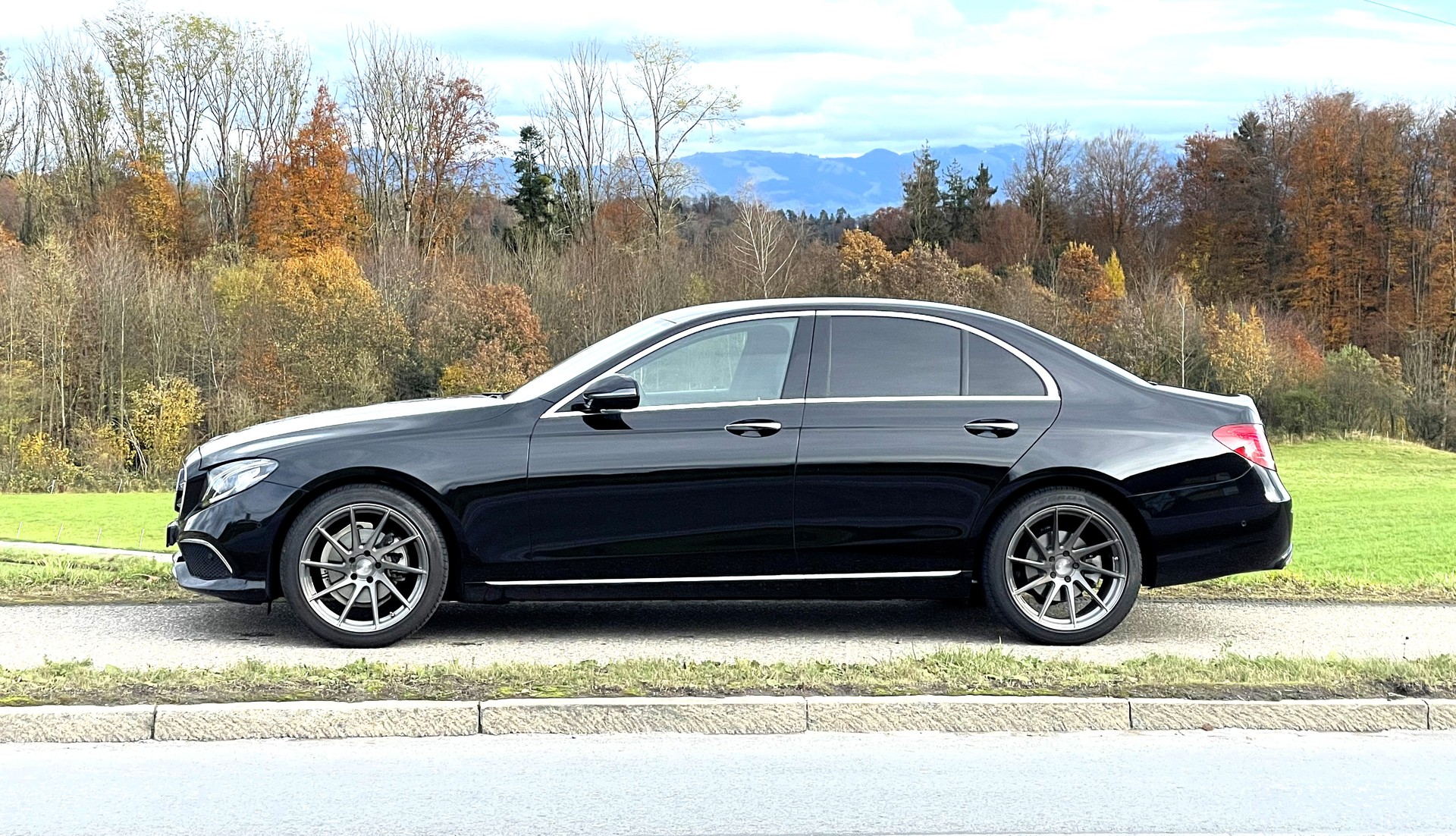 MERCEDES-BENZ E 200 Avantgarde 9G-Tronic-image-1
