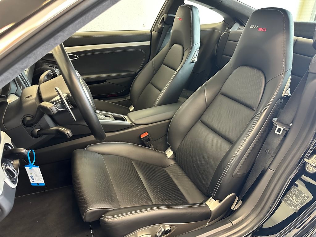 PORSCHE 911 Carrera S 50 Years PDK-image-12