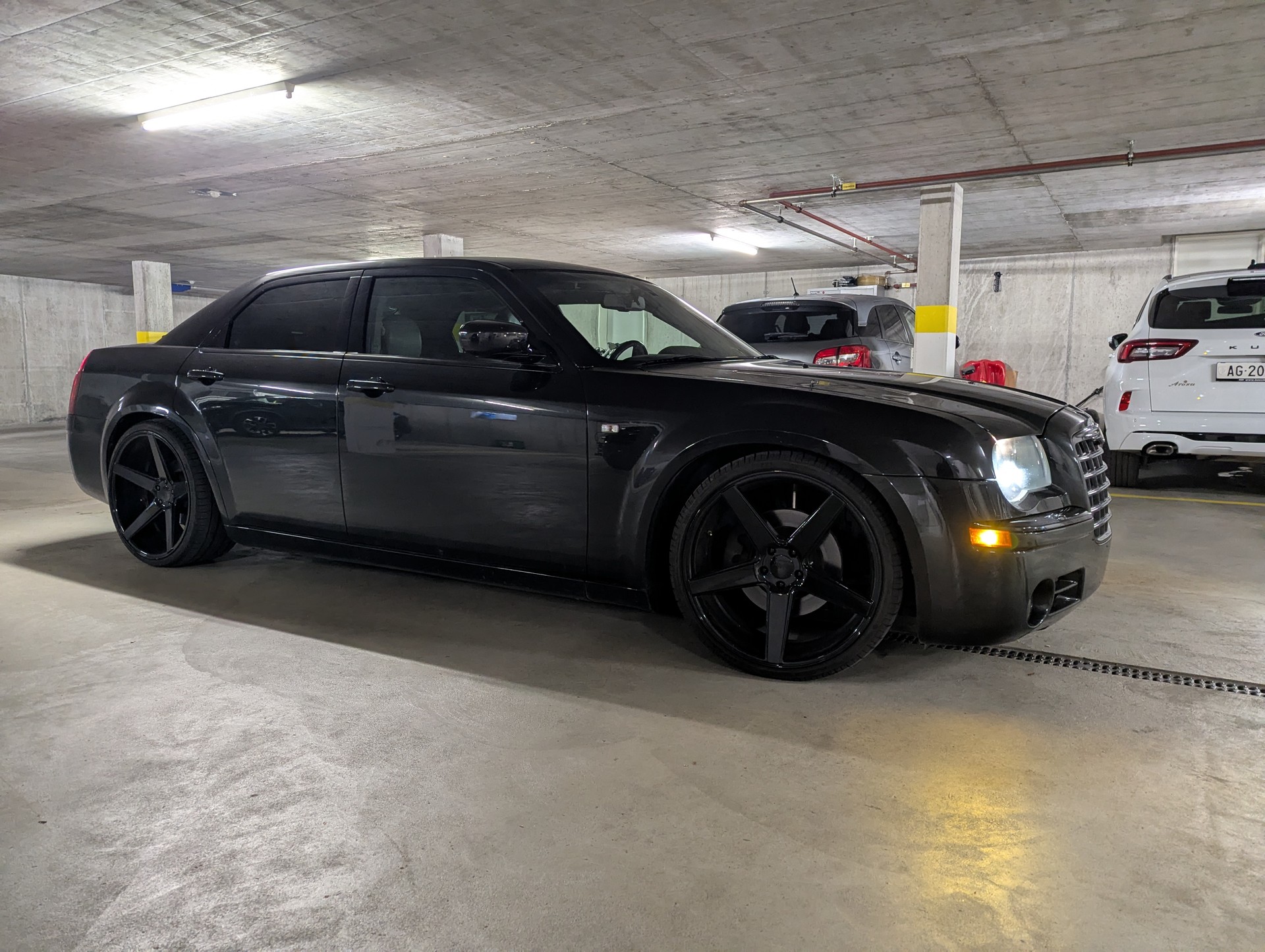 CHRYSLER Chrysler 300C 5.7 HEMI V8 360 PS | KW | 22 Zoll | Frisch MFK