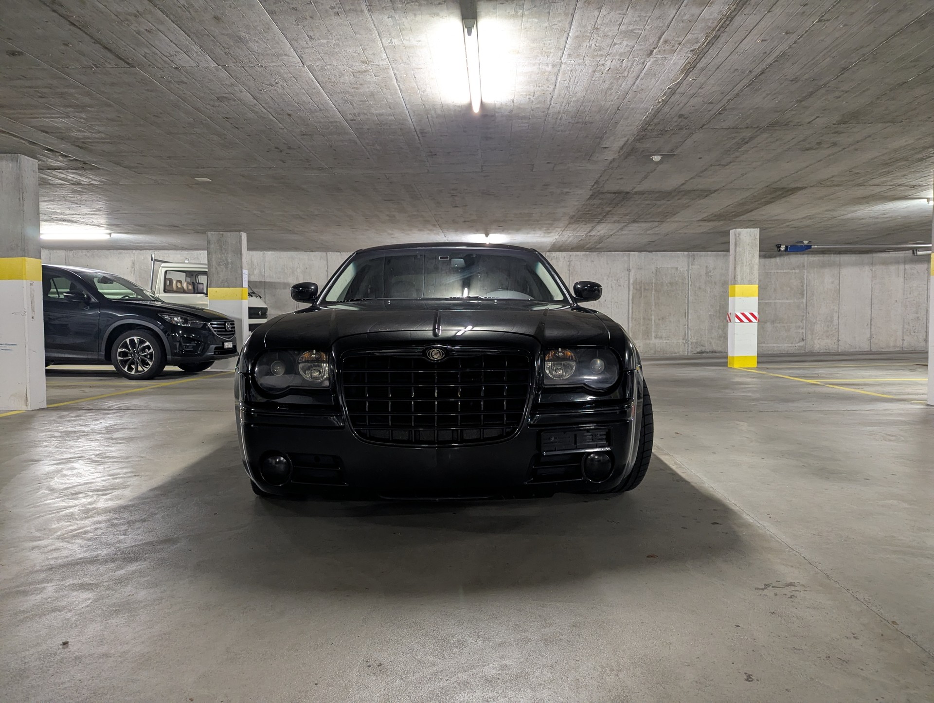 CHRYSLER Chrysler 300C 5.7 HEMI V8 360 PS | KW | 22 Zoll | Frisch MFK-image-7