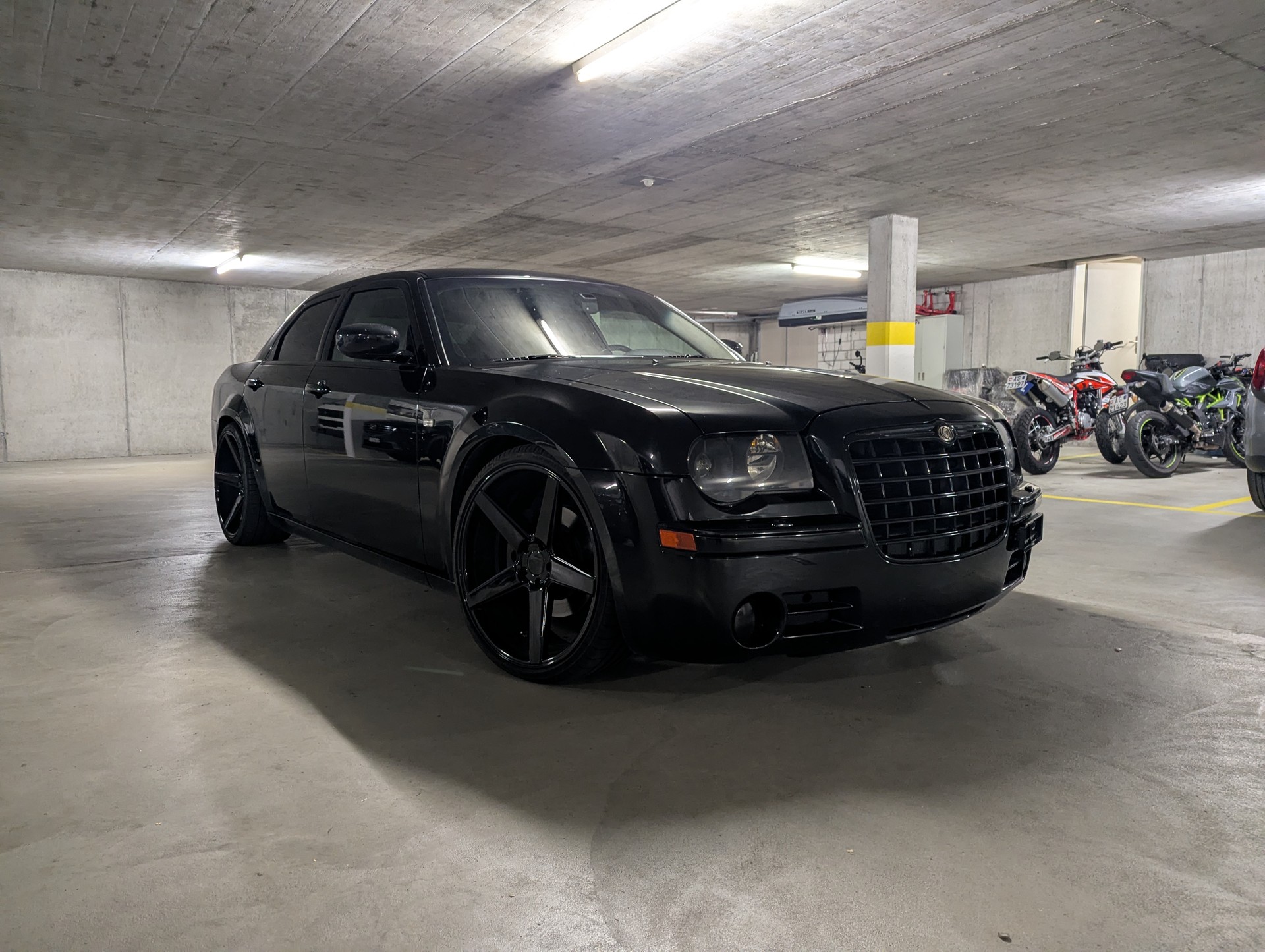 CHRYSLER Chrysler 300C 5.7 HEMI V8 360 PS | KW | 22 Zoll | Frisch MFK-image-8
