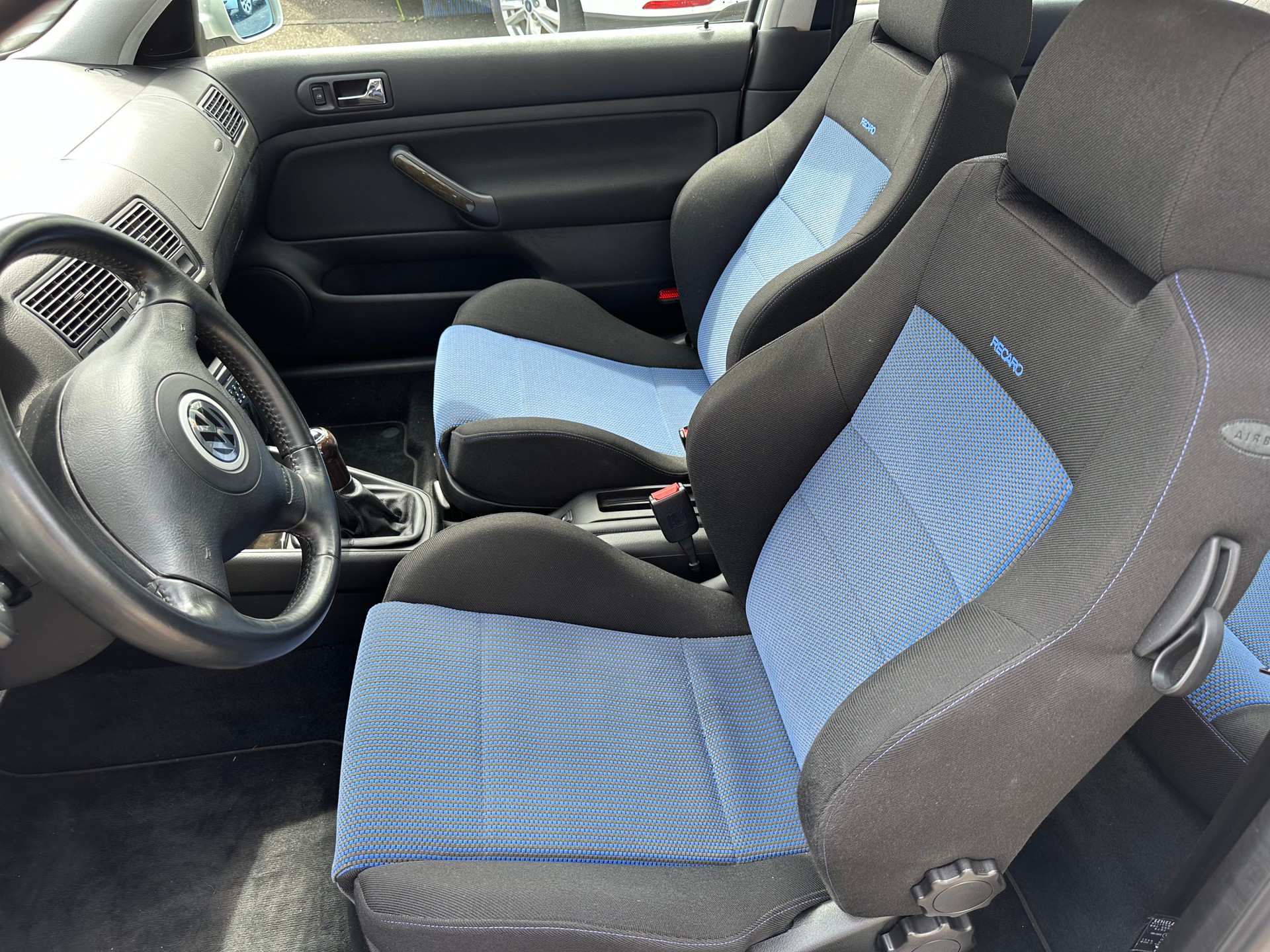 VW Golf 1.8 T GTI-image-3