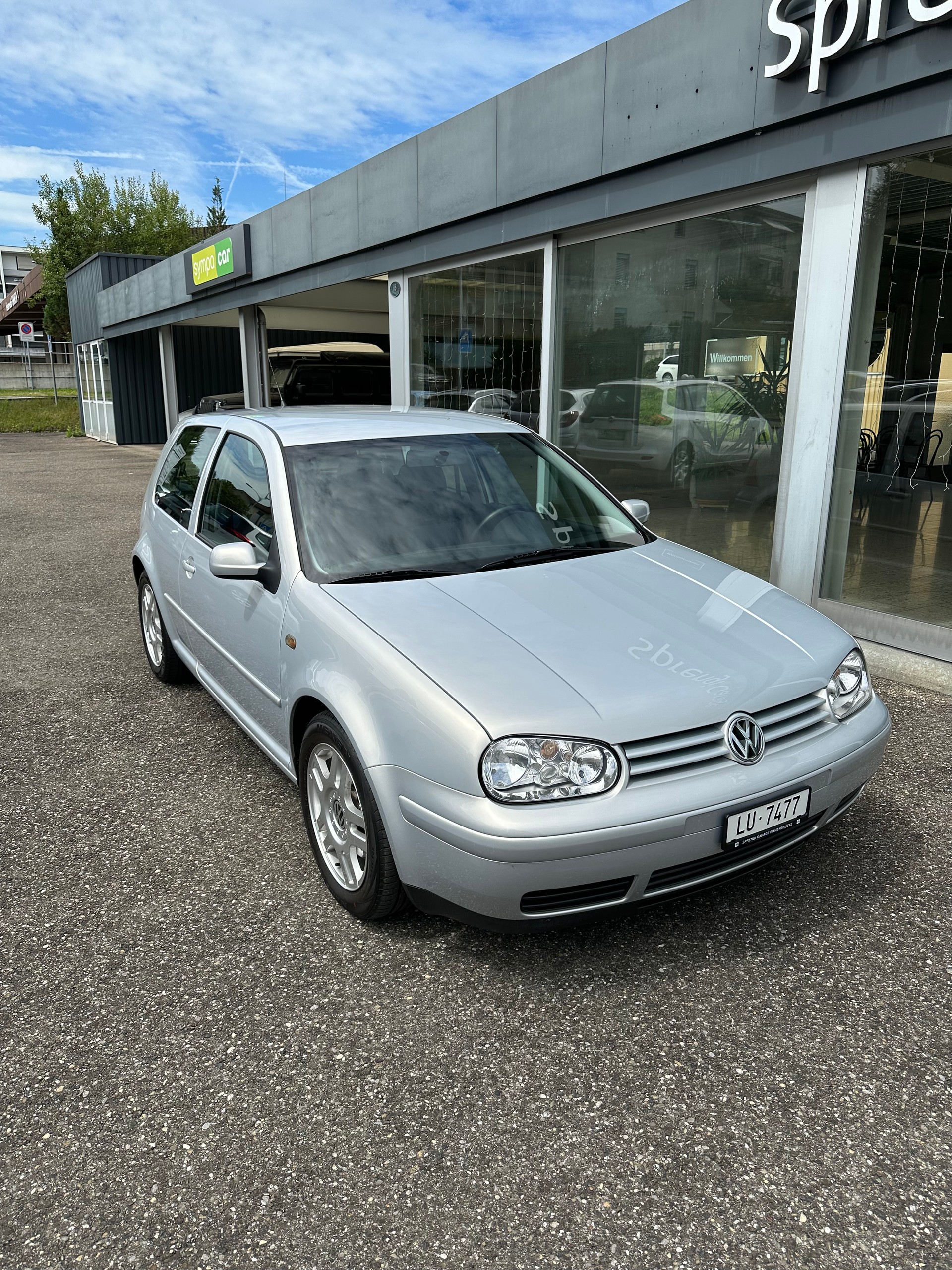 VW Golf 1.8 T GTI-image-1