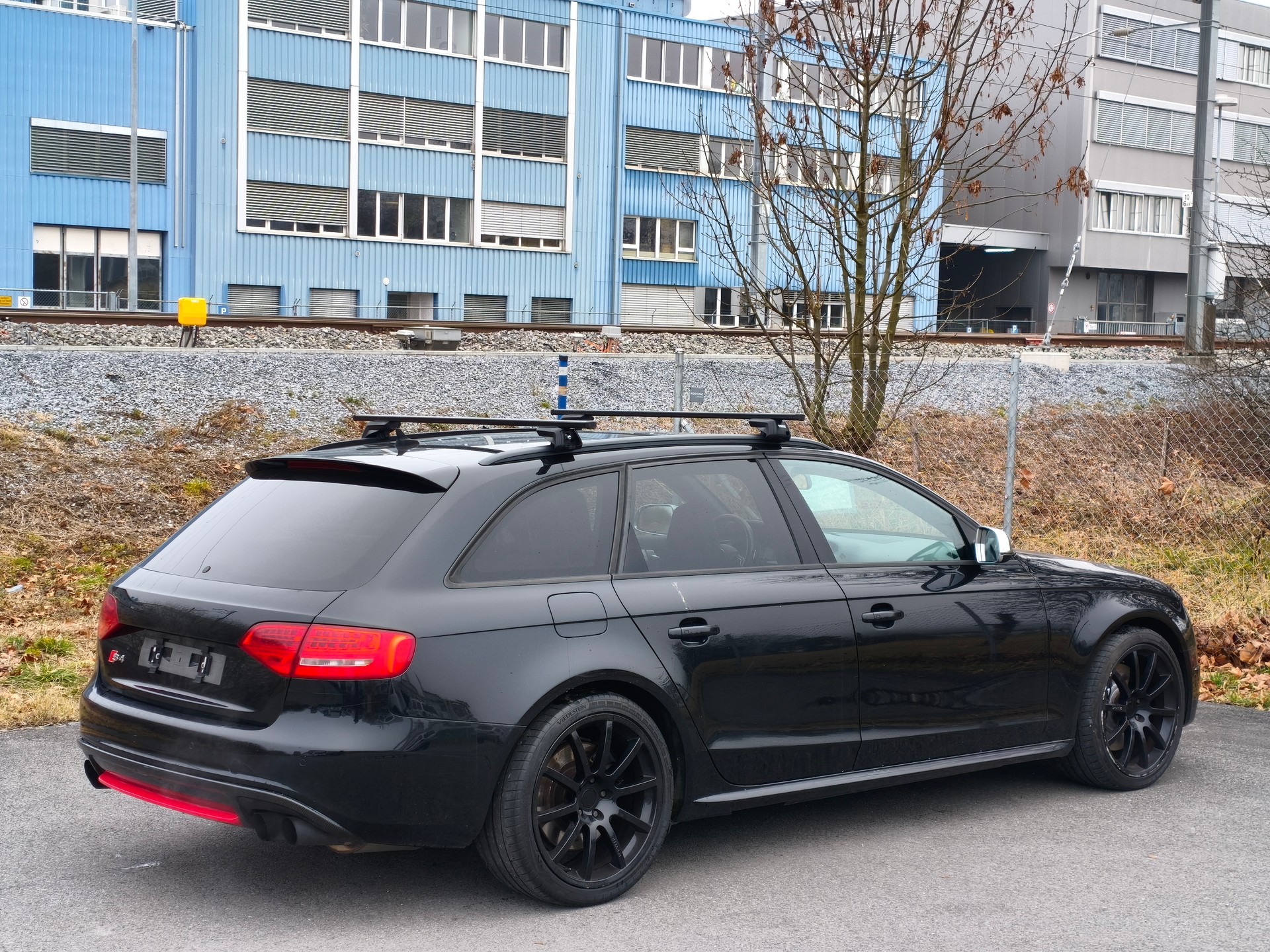 AUDI S4 Avant 3.0 TFSI quattro S-tronic-image-5