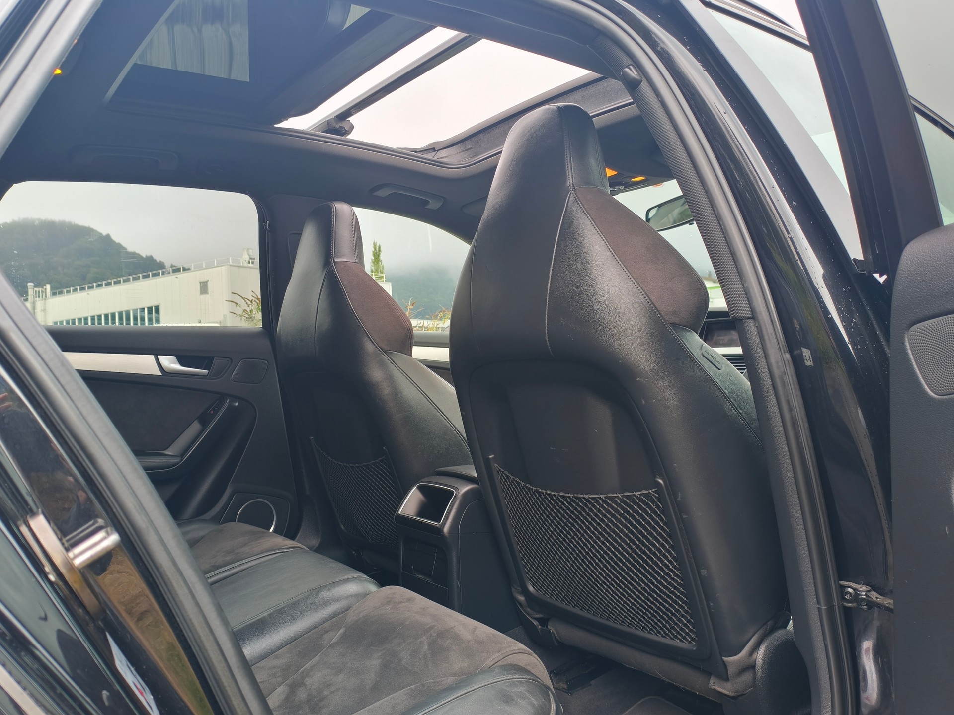 AUDI S4 Avant 3.0 TFSI quattro S-tronic-image-14