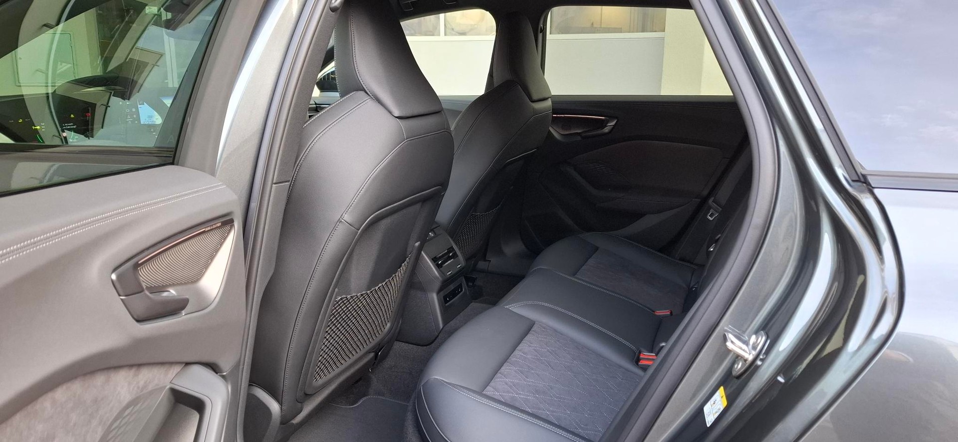 AUDI A5 Avant e-hybrid quattro 270 kW S tronic-image-7