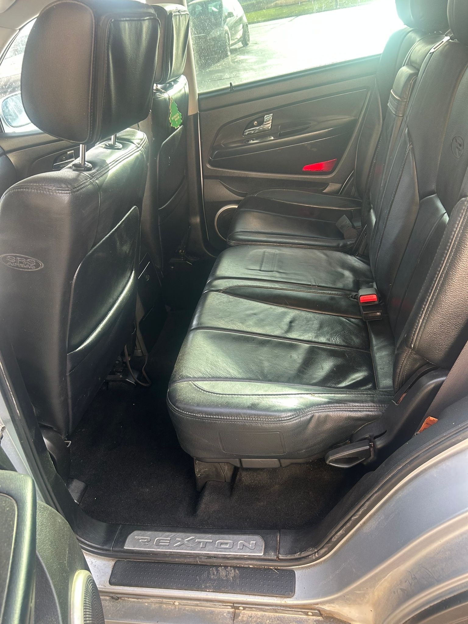 KGM-SsangYong Rexton RX 270 Xdi Deluxe Automatic-image-5