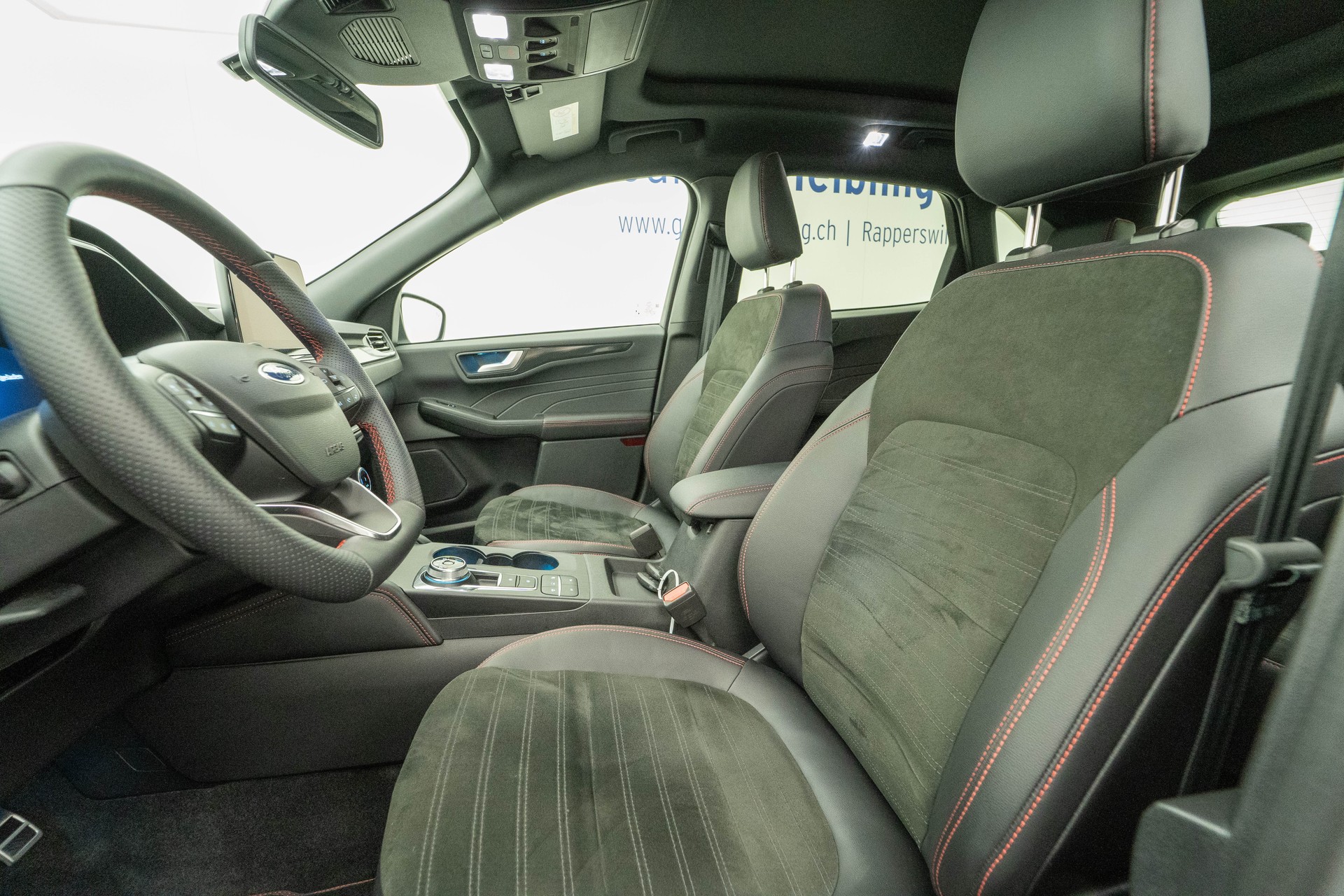 FORD Kuga 2.5 Plug-in Hybrid ST-Line X-image-7