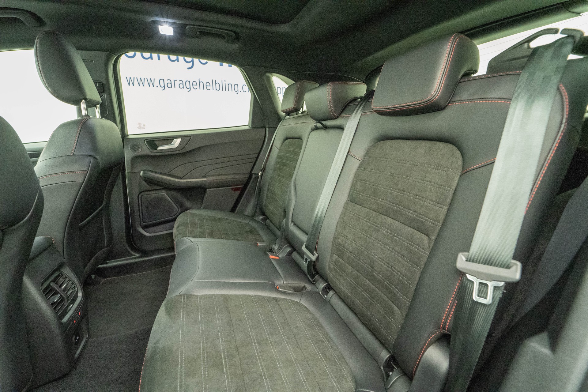 FORD Kuga 2.5 Plug-in Hybrid ST-Line X-image-8