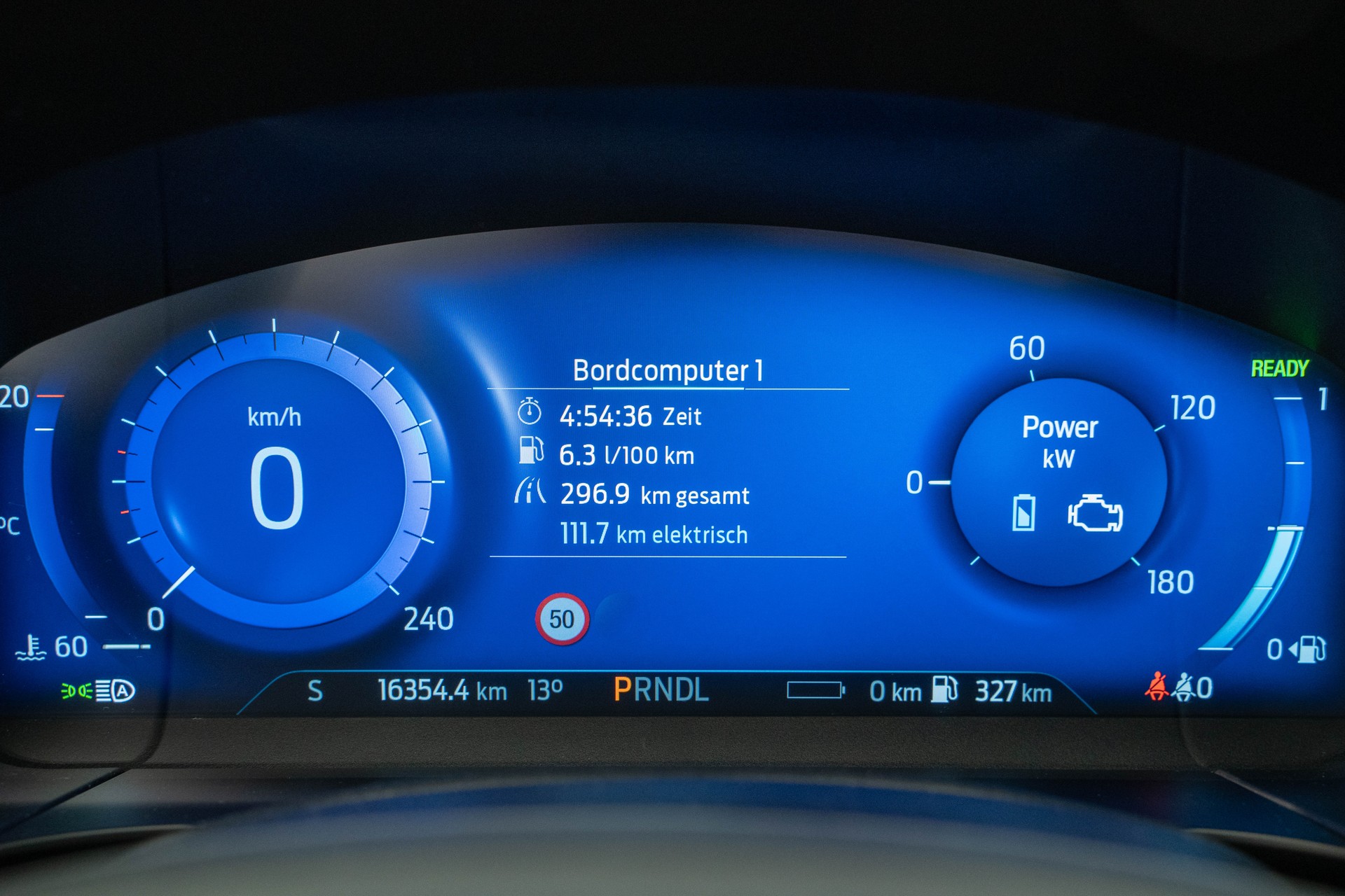 FORD Kuga 2.5 Plug-in Hybrid ST-Line X-image-11