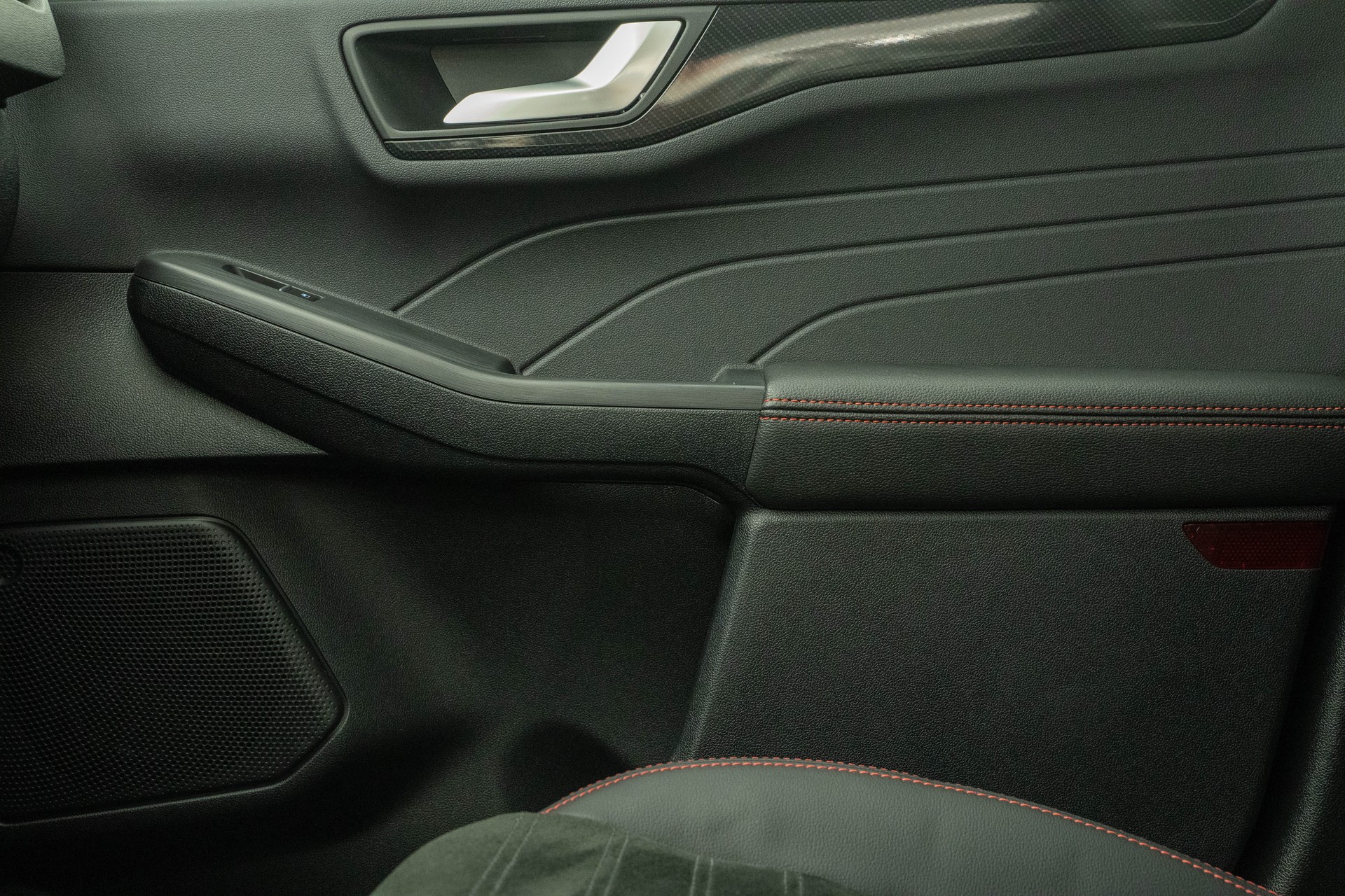 FORD Kuga 2.5 Plug-in Hybrid ST-Line X-image-13