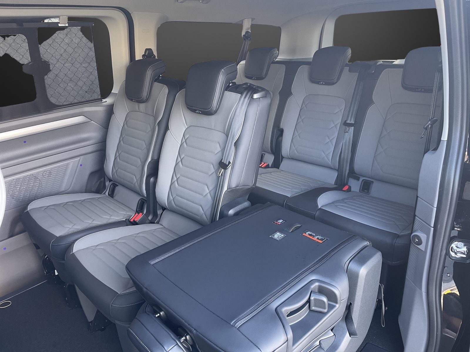 VW Caravelle 2.0 TDI Style LWB 4 Motion Aut 8-image-8