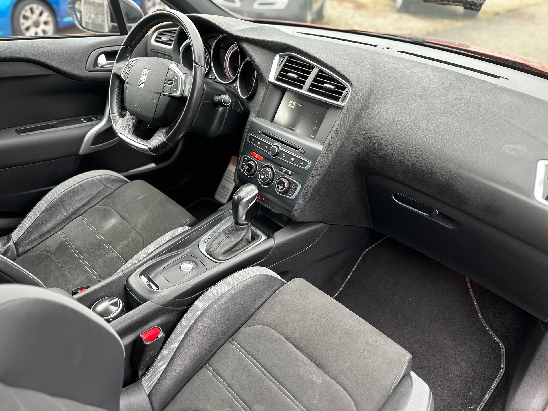 DS AUTOMOBILES DS 4 Crossback 1.6 THP Sport Chic Automatic-image-9