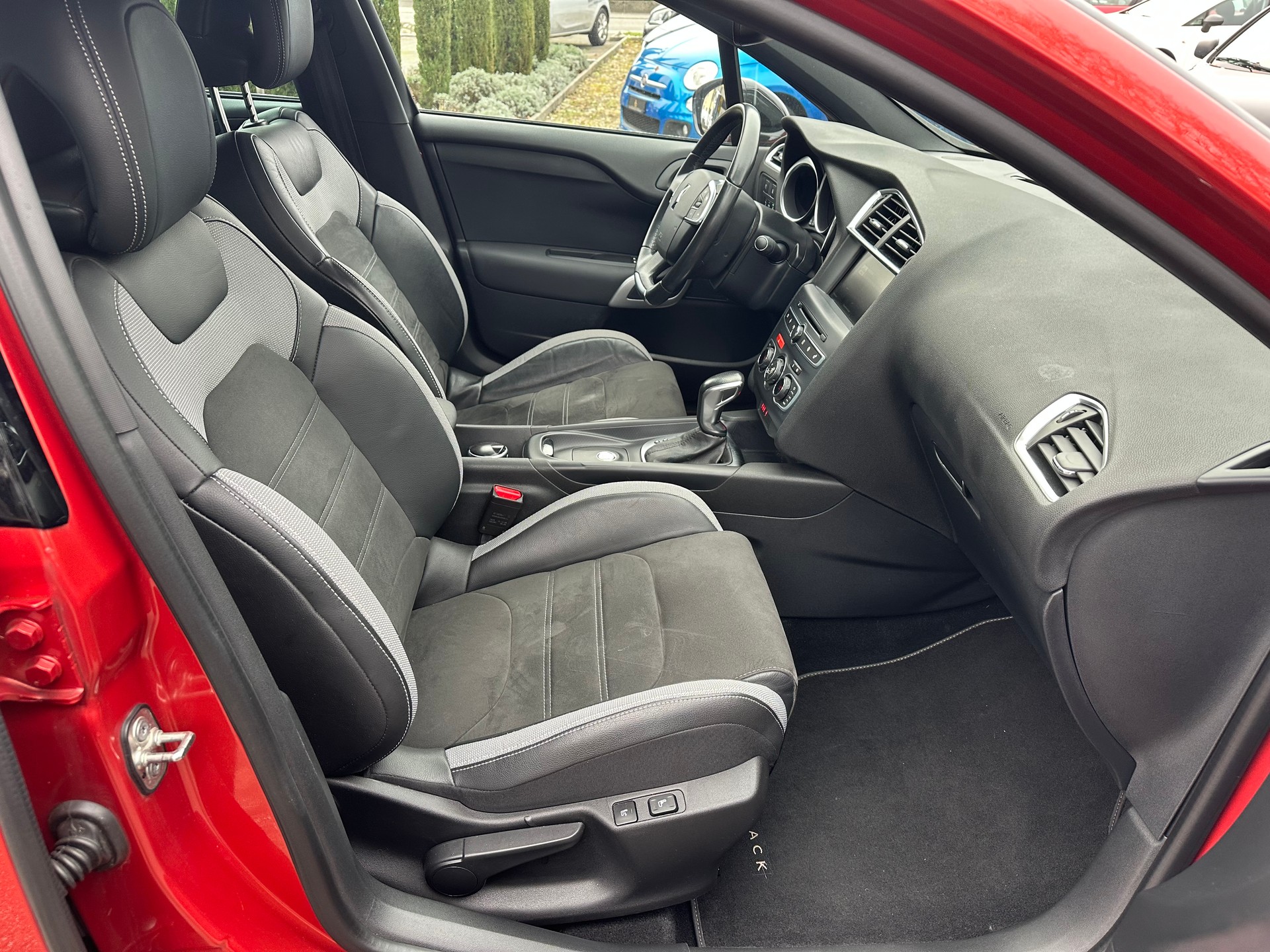 DS AUTOMOBILES DS 4 Crossback 1.6 THP Sport Chic Automatic-image-10