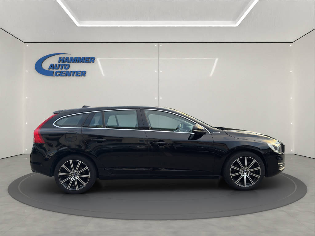VOLVO V60 2.4 D6 TE Momentum Pl.Hyb.-image-5