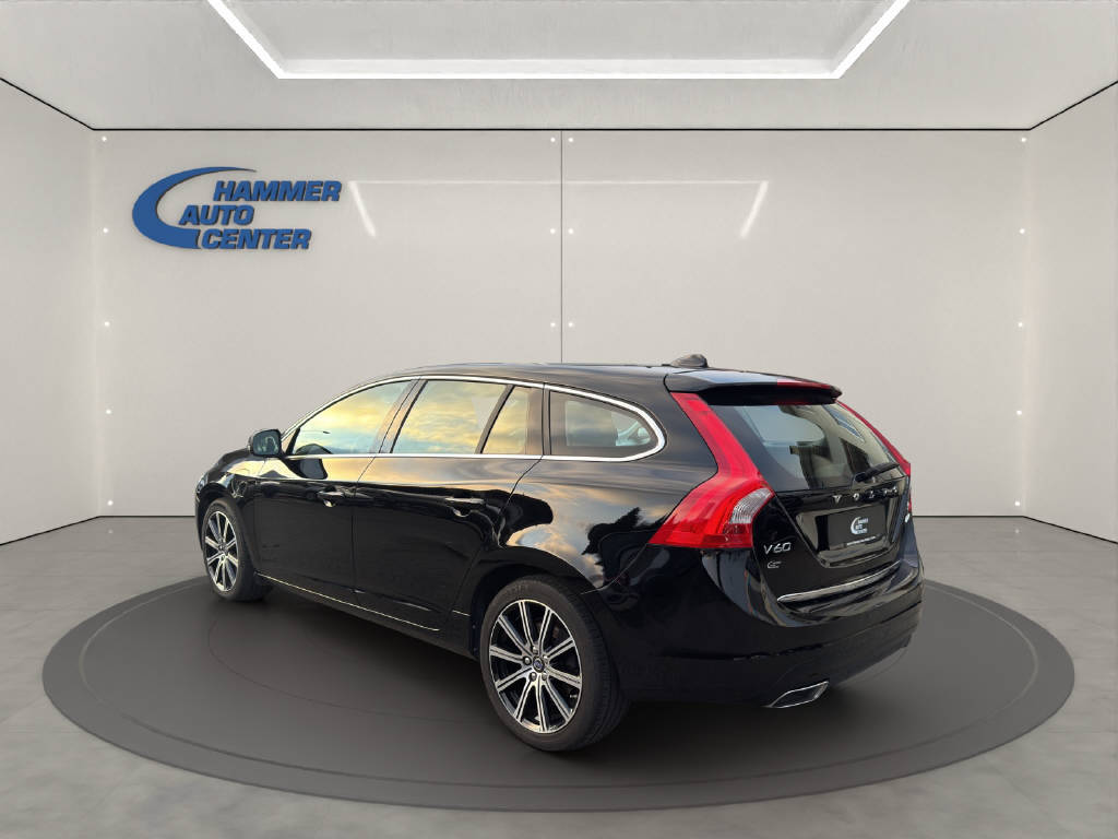 VOLVO V60 2.4 D6 TE Momentum Pl.Hyb.-image-2