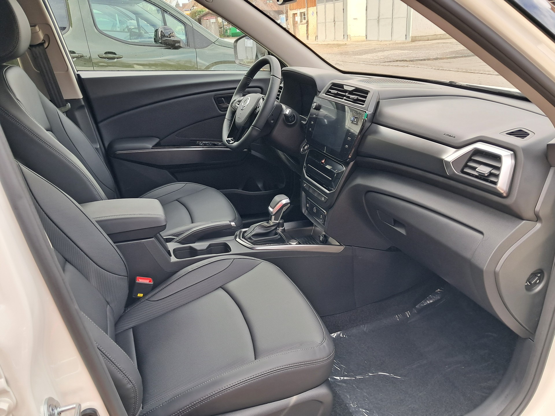 KGM-SsangYong Tivoli 1.5 T GDI Platinum Automat-image-6