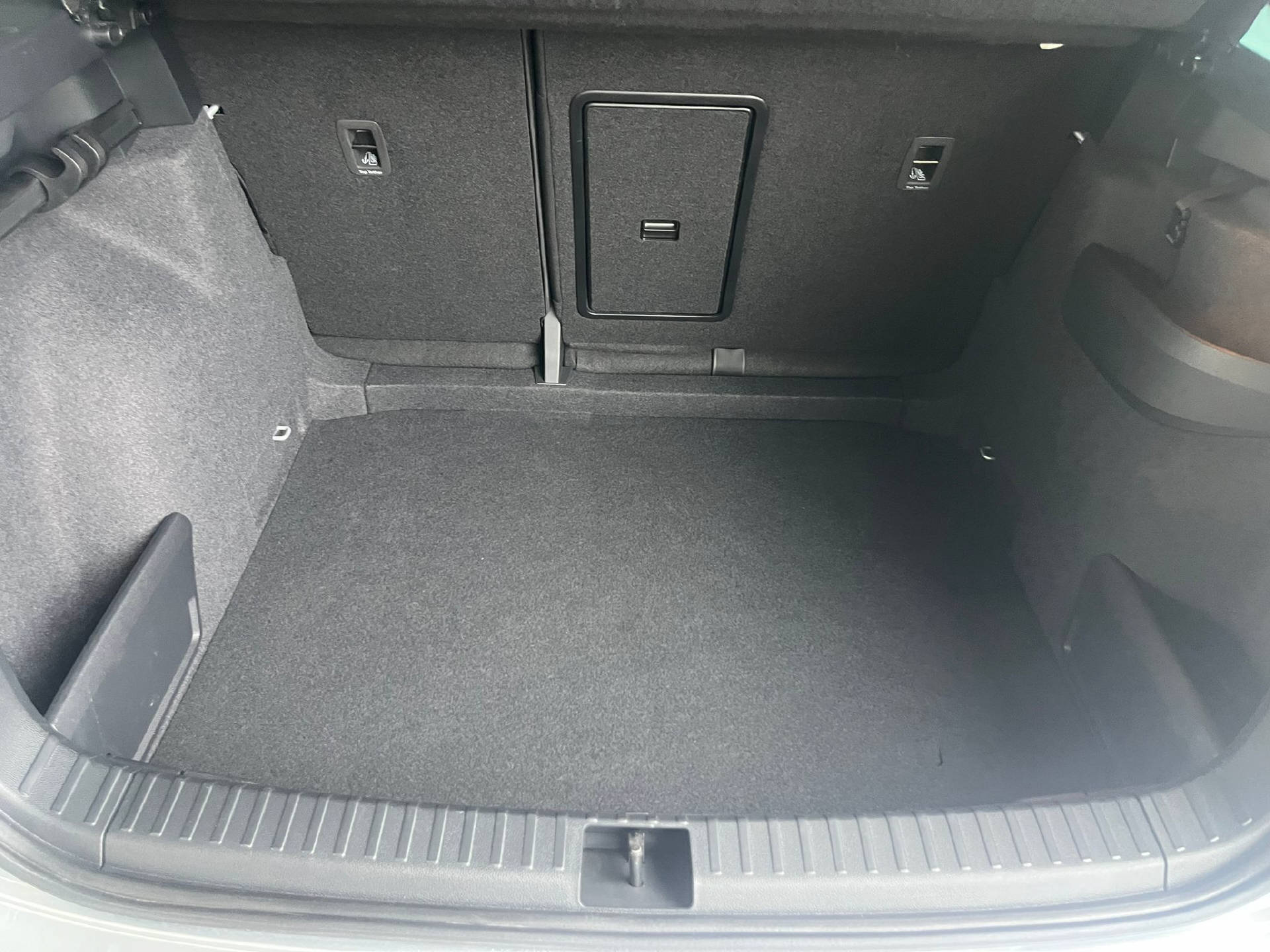SKODA Karoq 1.5 TSI Selection DSG-image-14