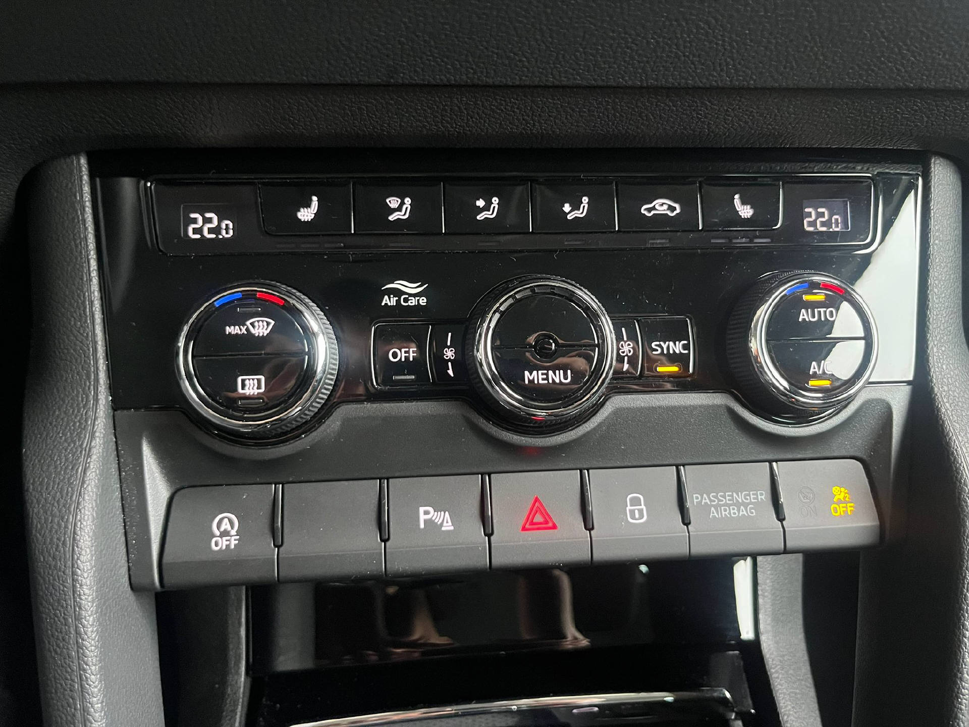 SKODA Karoq 1.5 TSI Selection DSG-image-10
