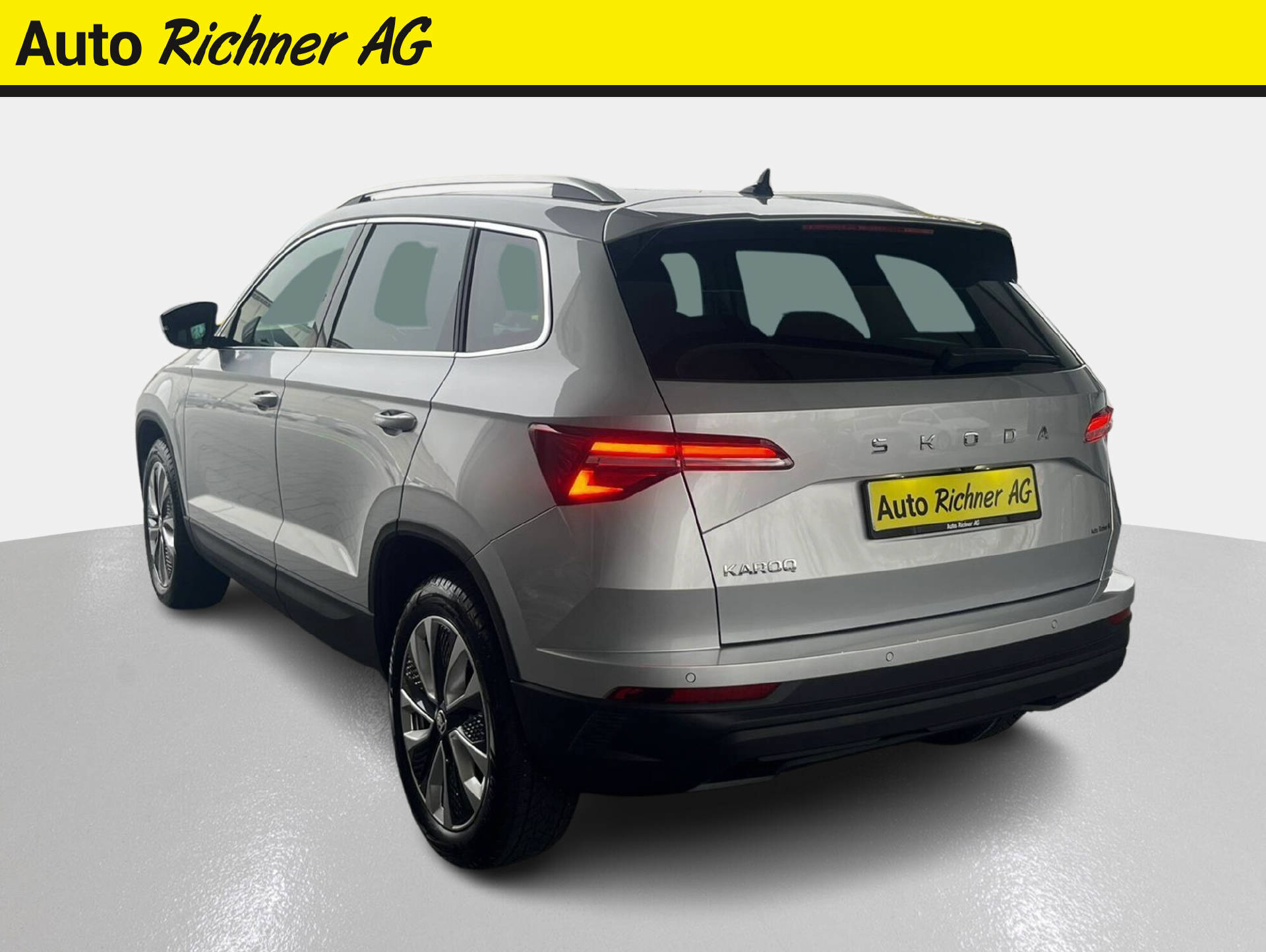 SKODA Karoq 1.5 TSI Selection DSG-image-4