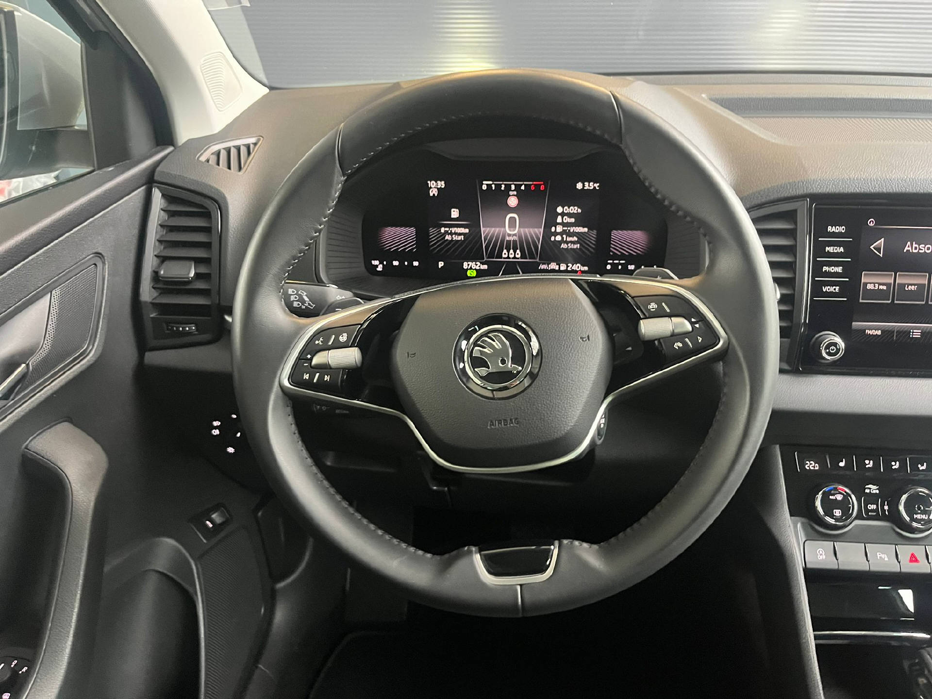 SKODA Karoq 1.5 TSI Selection DSG-image-6