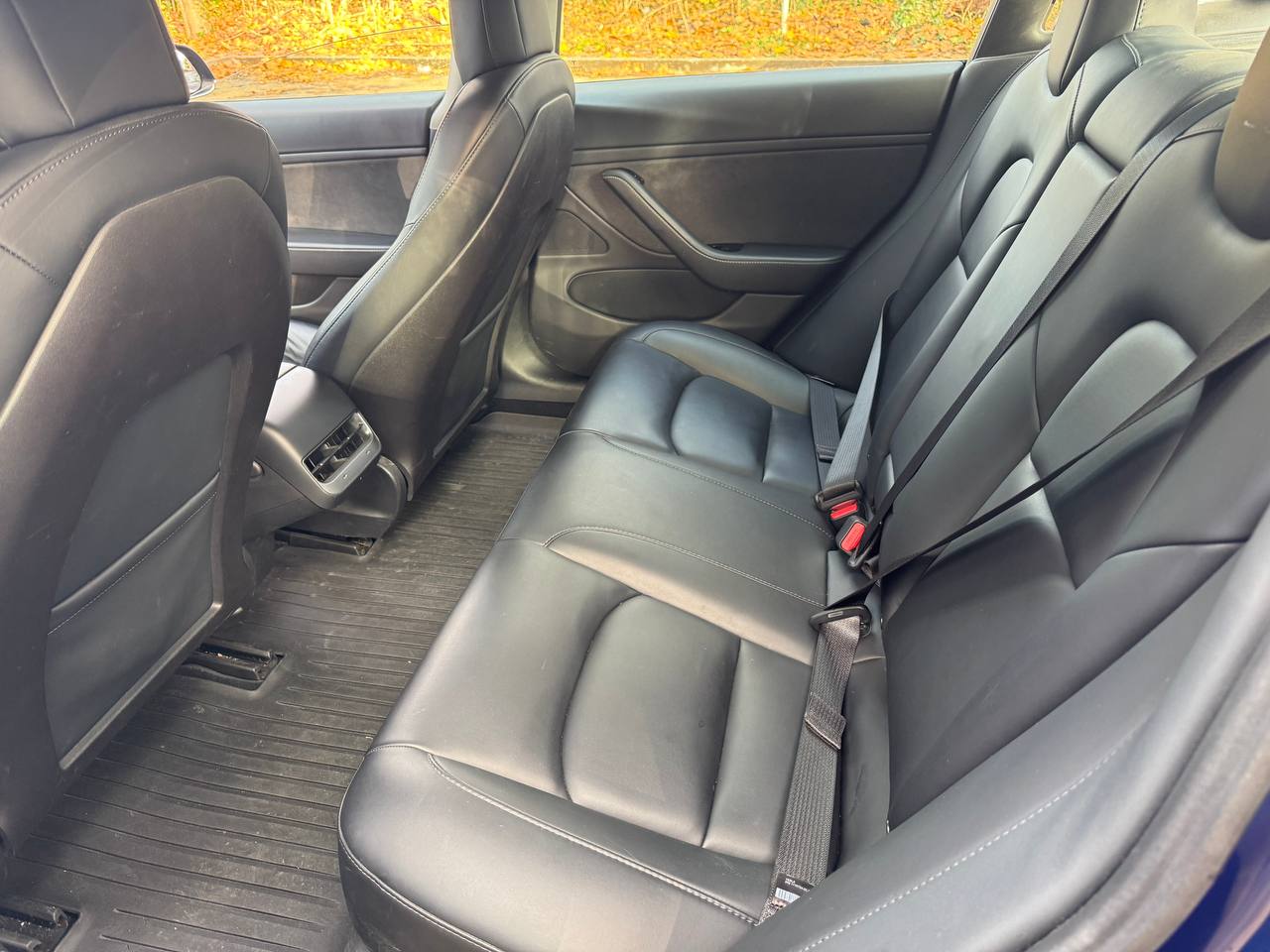 TESLA Model 3 Long Range Dual Motor AWD-image-8