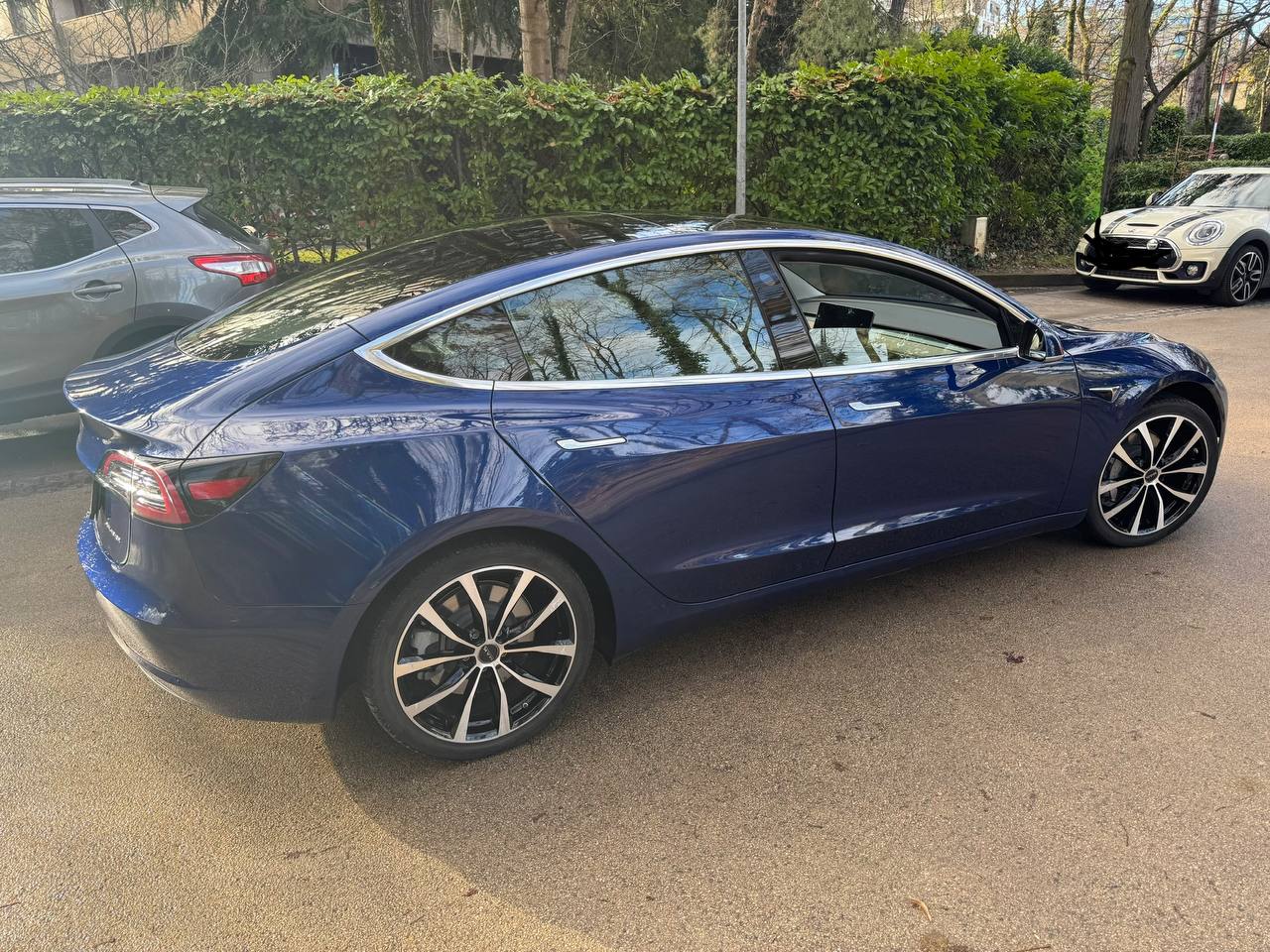 TESLA Model 3 Long Range Dual Motor AWD-image-3