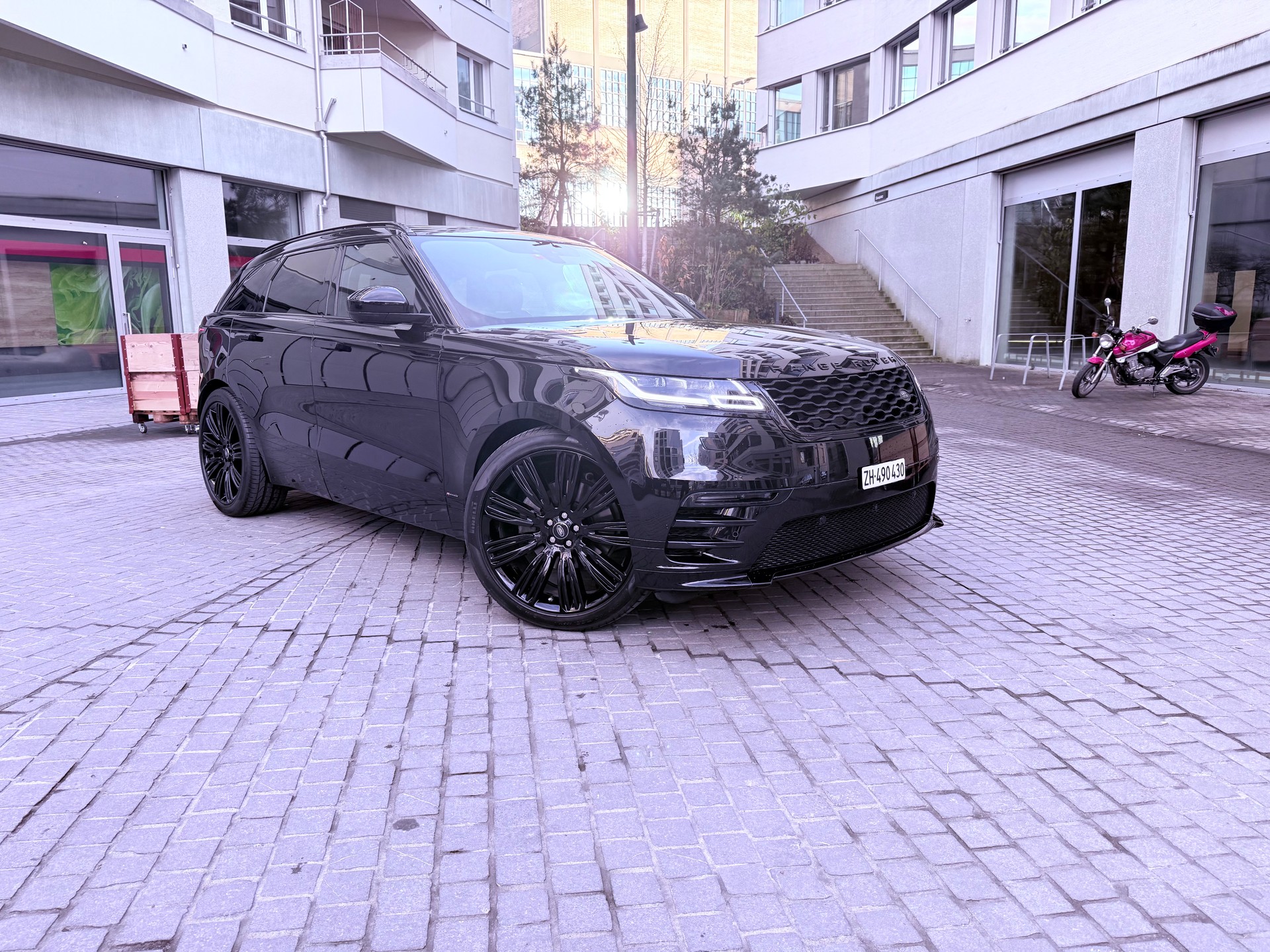 LAND ROVER Range Rover Velar R-Dynamic D300-image-1