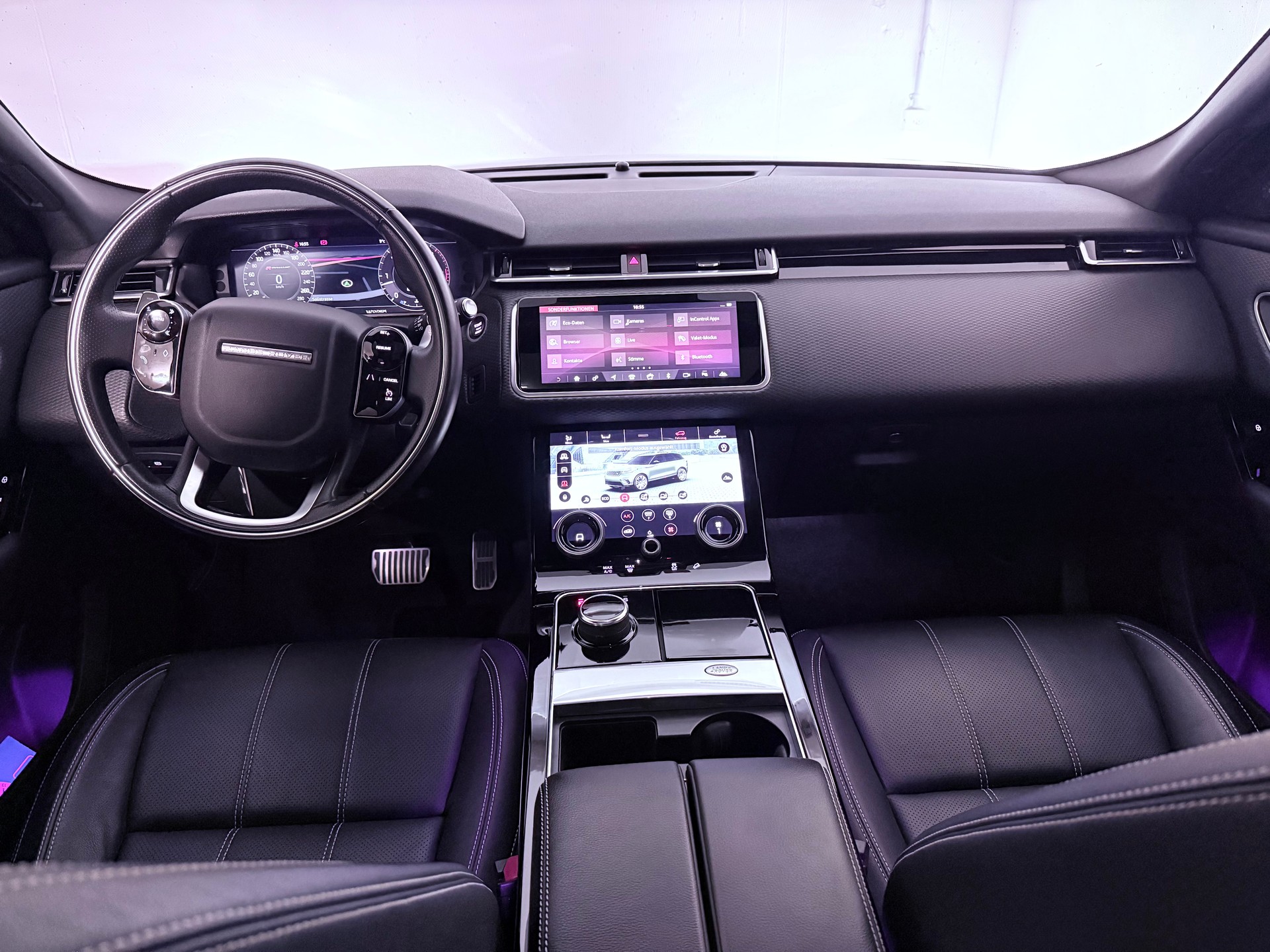 LAND ROVER Range Rover Velar R-Dynamic D300-image-18