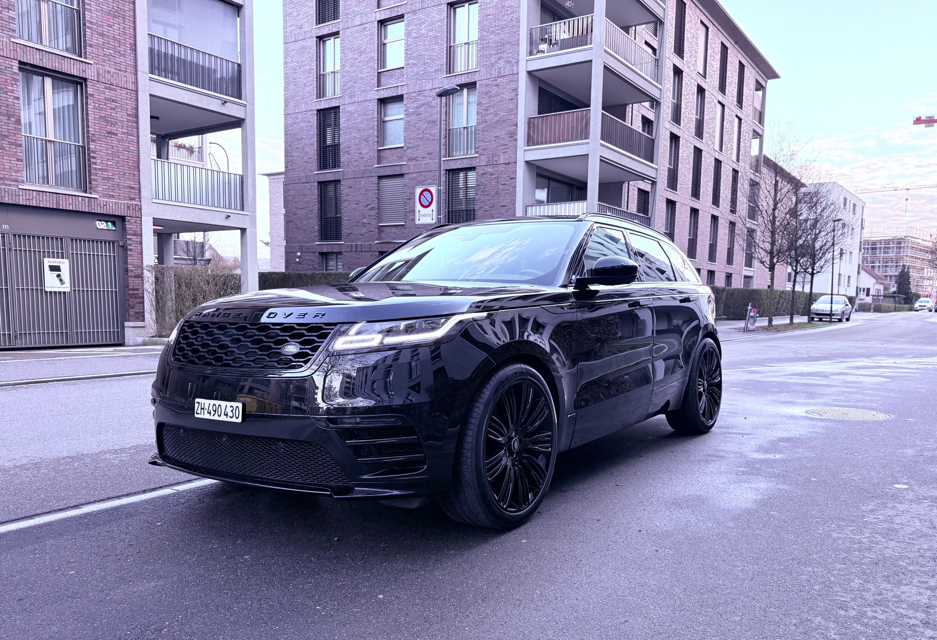 LAND ROVER Range Rover Velar R-Dynamic D300-image-10