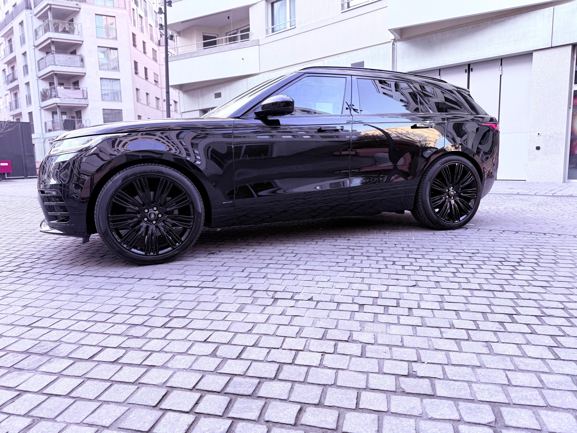LAND ROVER Range Rover Velar R-Dynamic D300-image-6