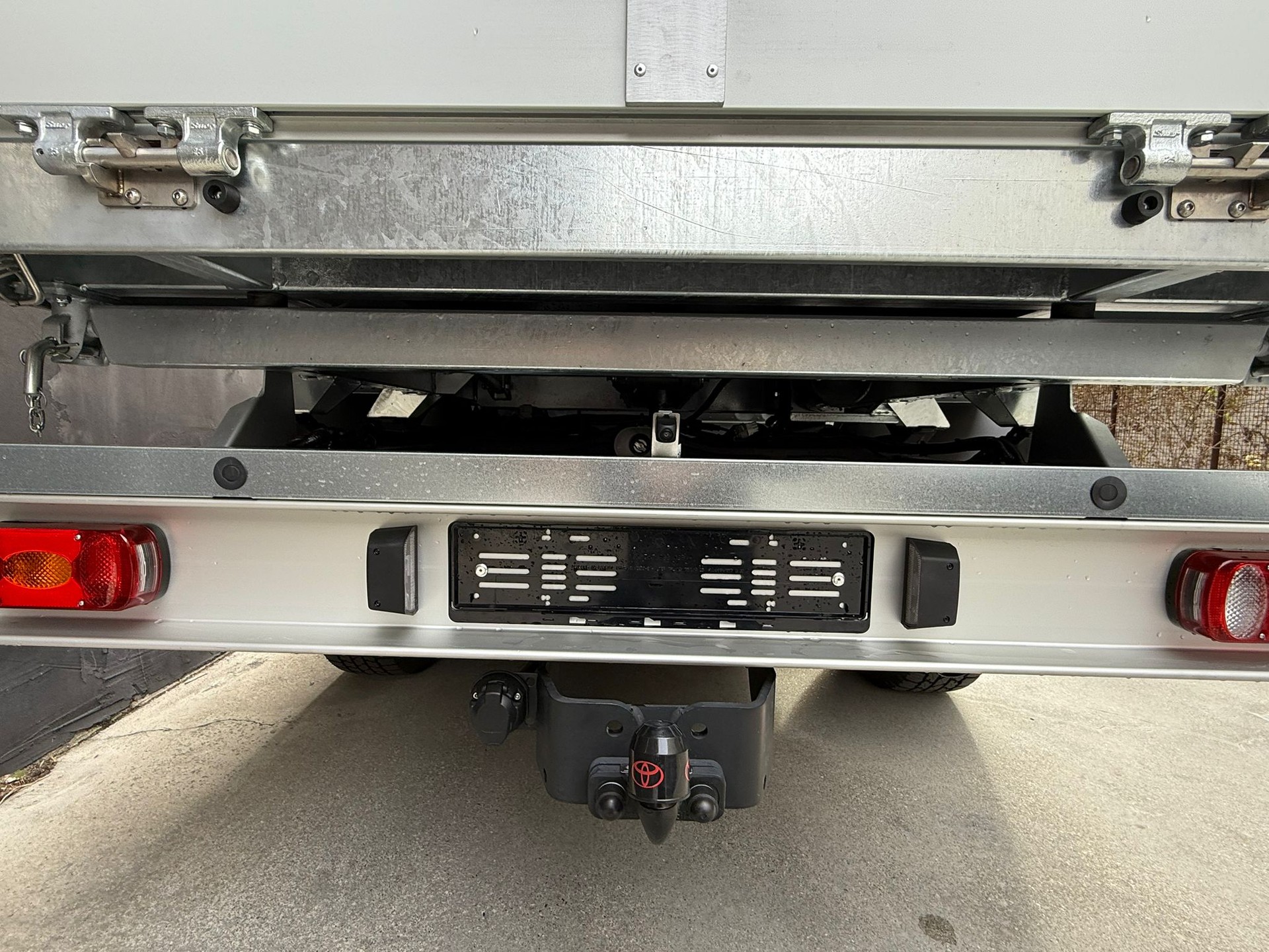 TOYOTA Hilux 2.4D-4D Style Double Cab 4x4 A-image-8