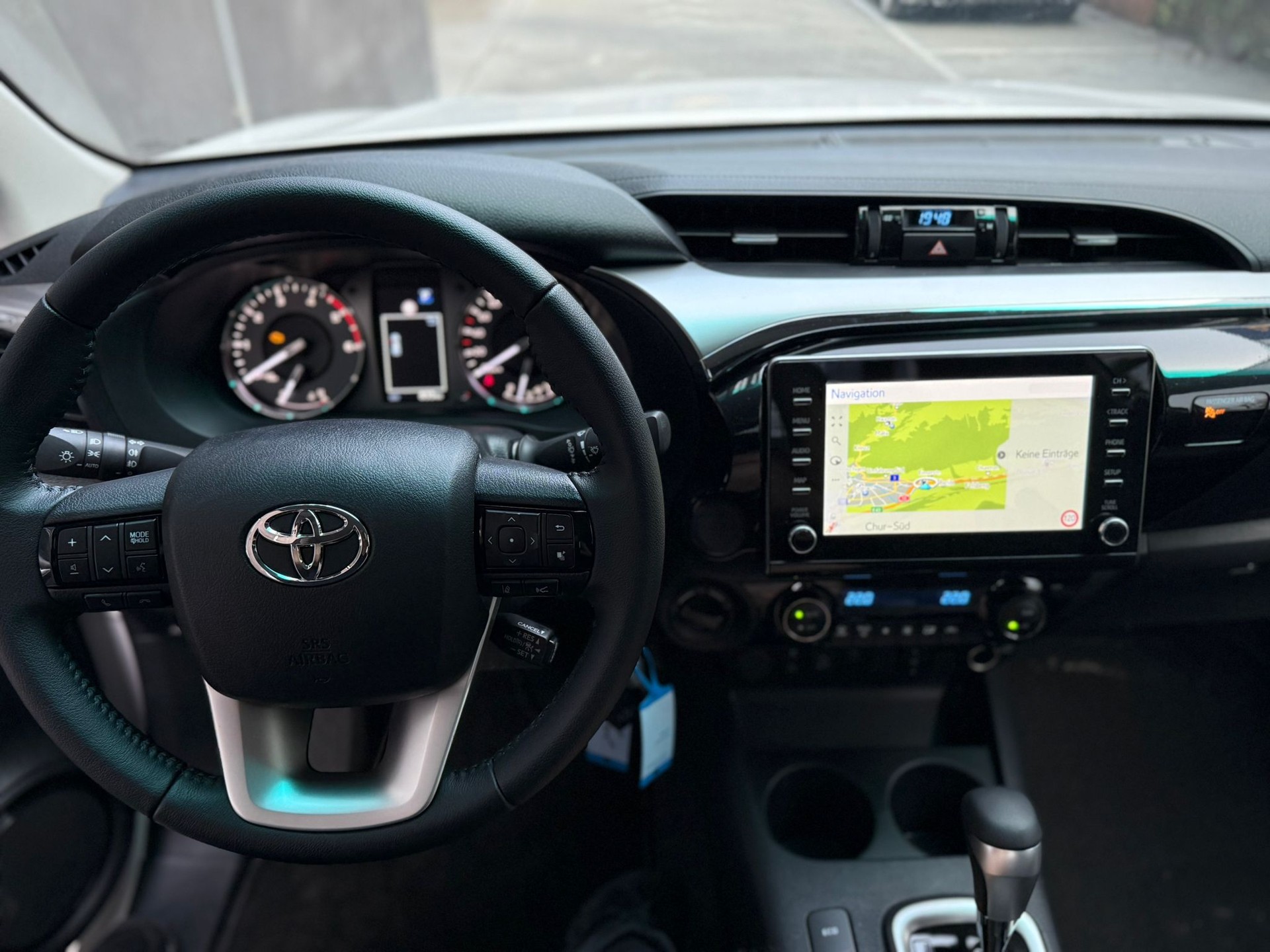 TOYOTA Hilux 2.4D-4D Style Double Cab 4x4 A-image-12