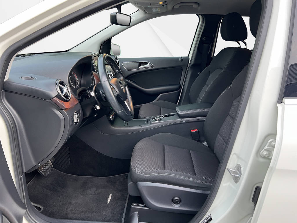 MERCEDES-BENZ B 220 4Matic 7G-DCT-image-4