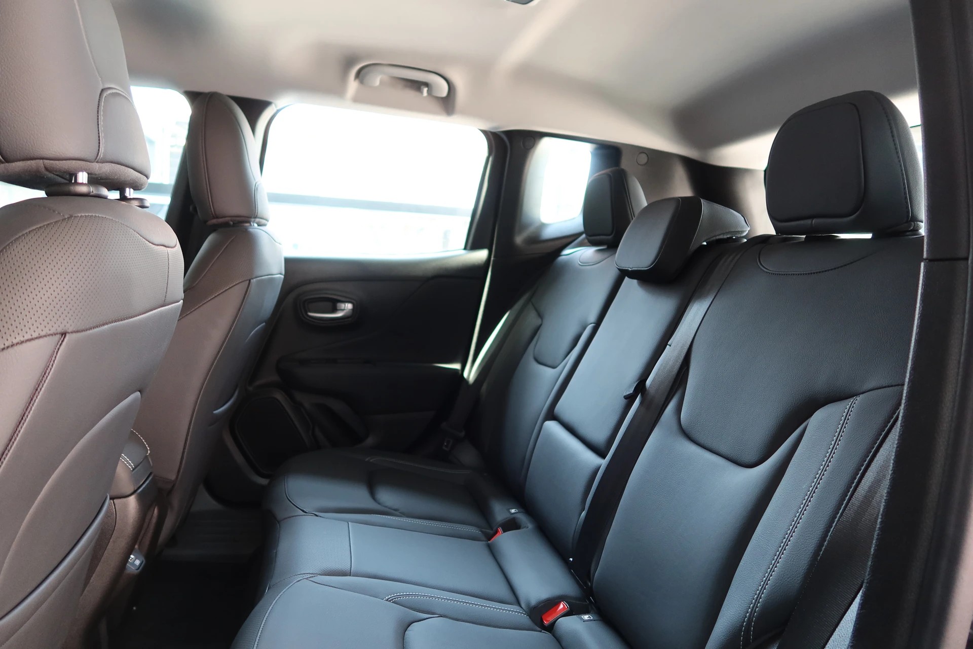JEEP Renegade 1.5 MHEV Summit-image-8