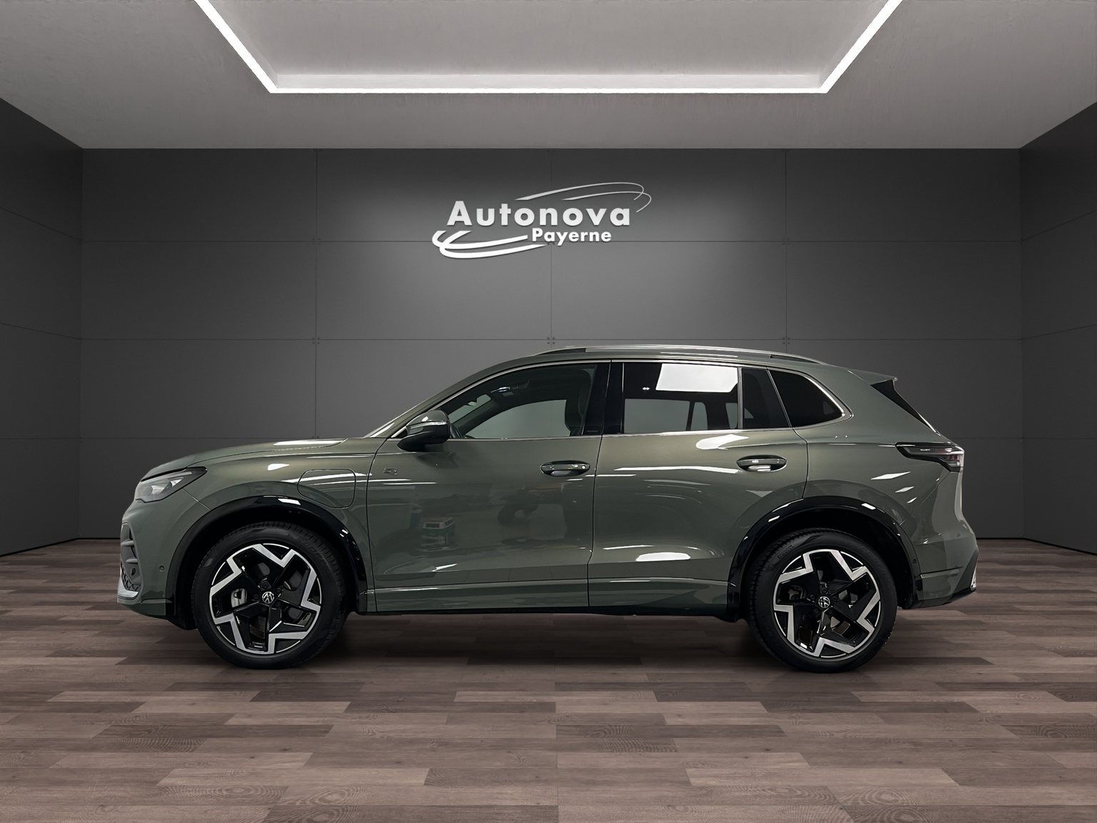 VW Tiguan 1.5 TSI evo2 eHybrid R-Line DSG-image-2