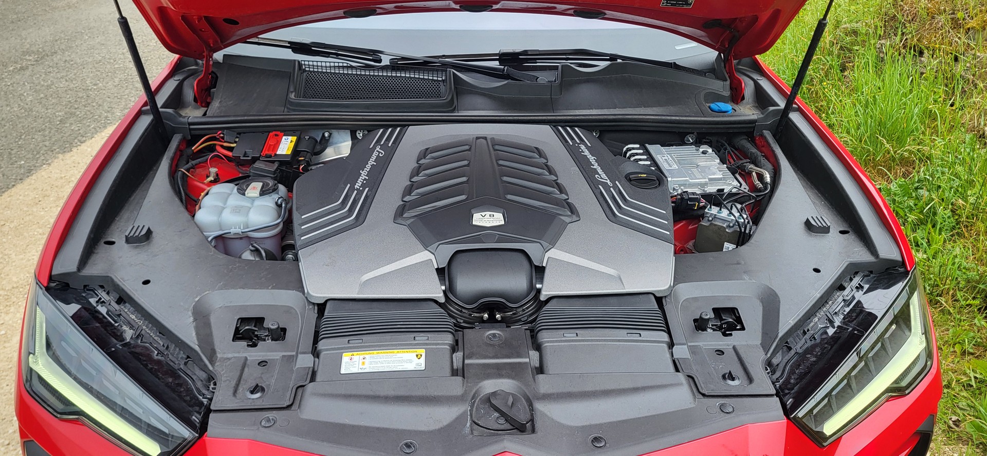 LAMBORGHINI Urus E-Gear-image-1